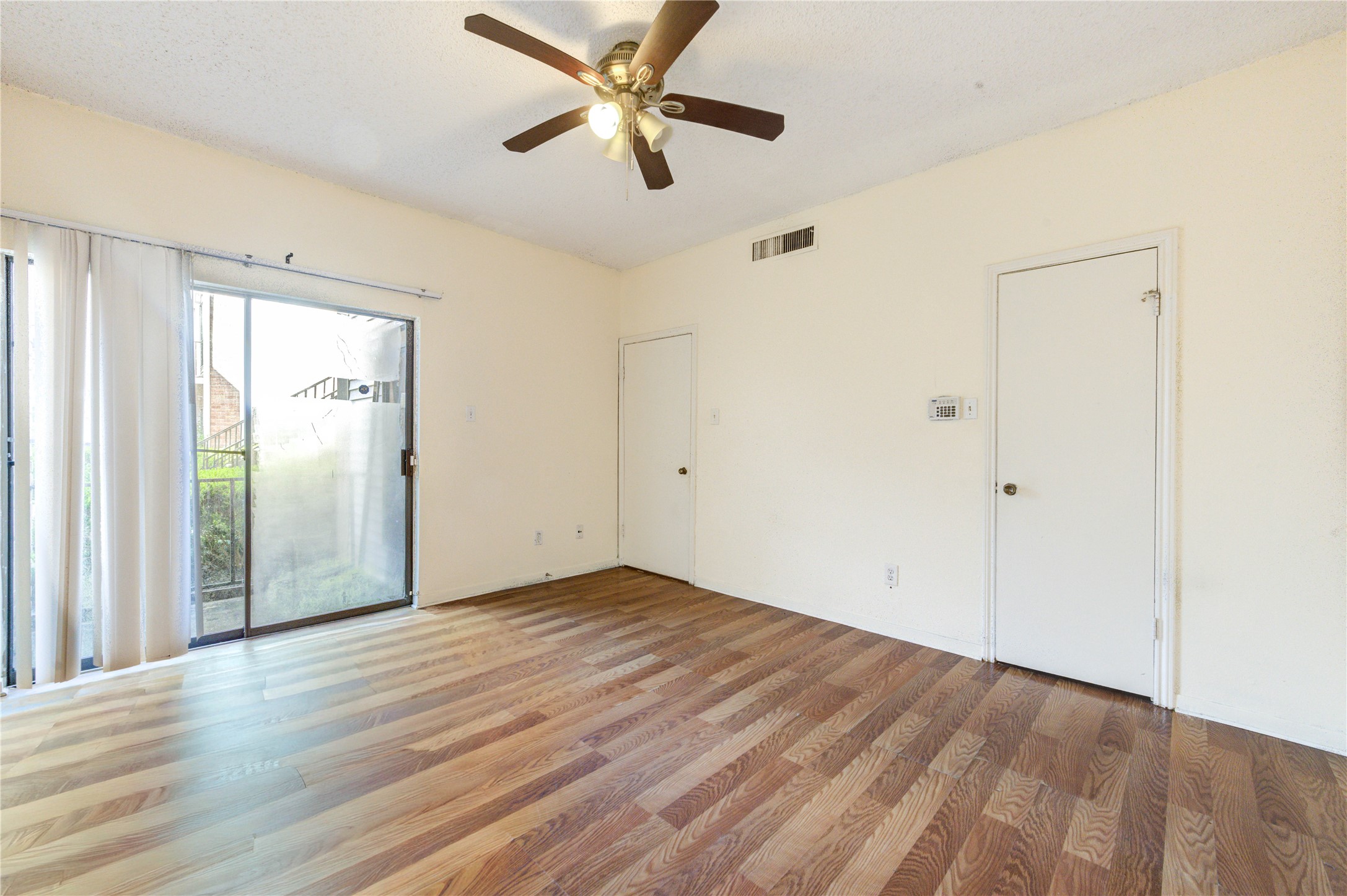 3741 Thistlemont Drive Property Photo 19