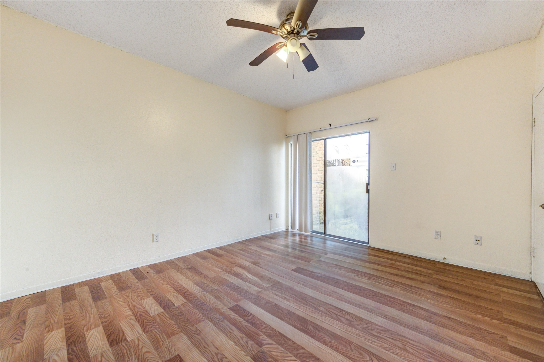3741 Thistlemont Drive Property Photo 20