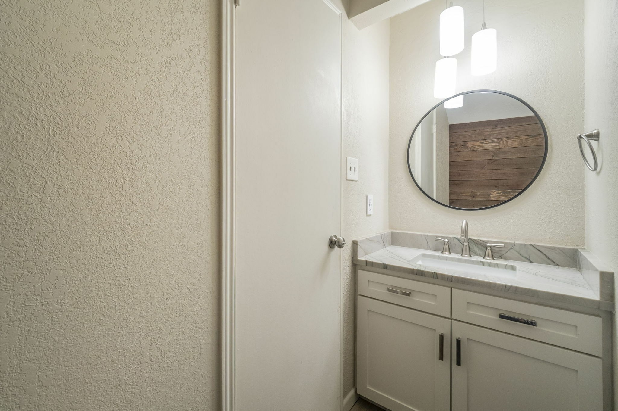 2304 Keel Court Property Photo 4