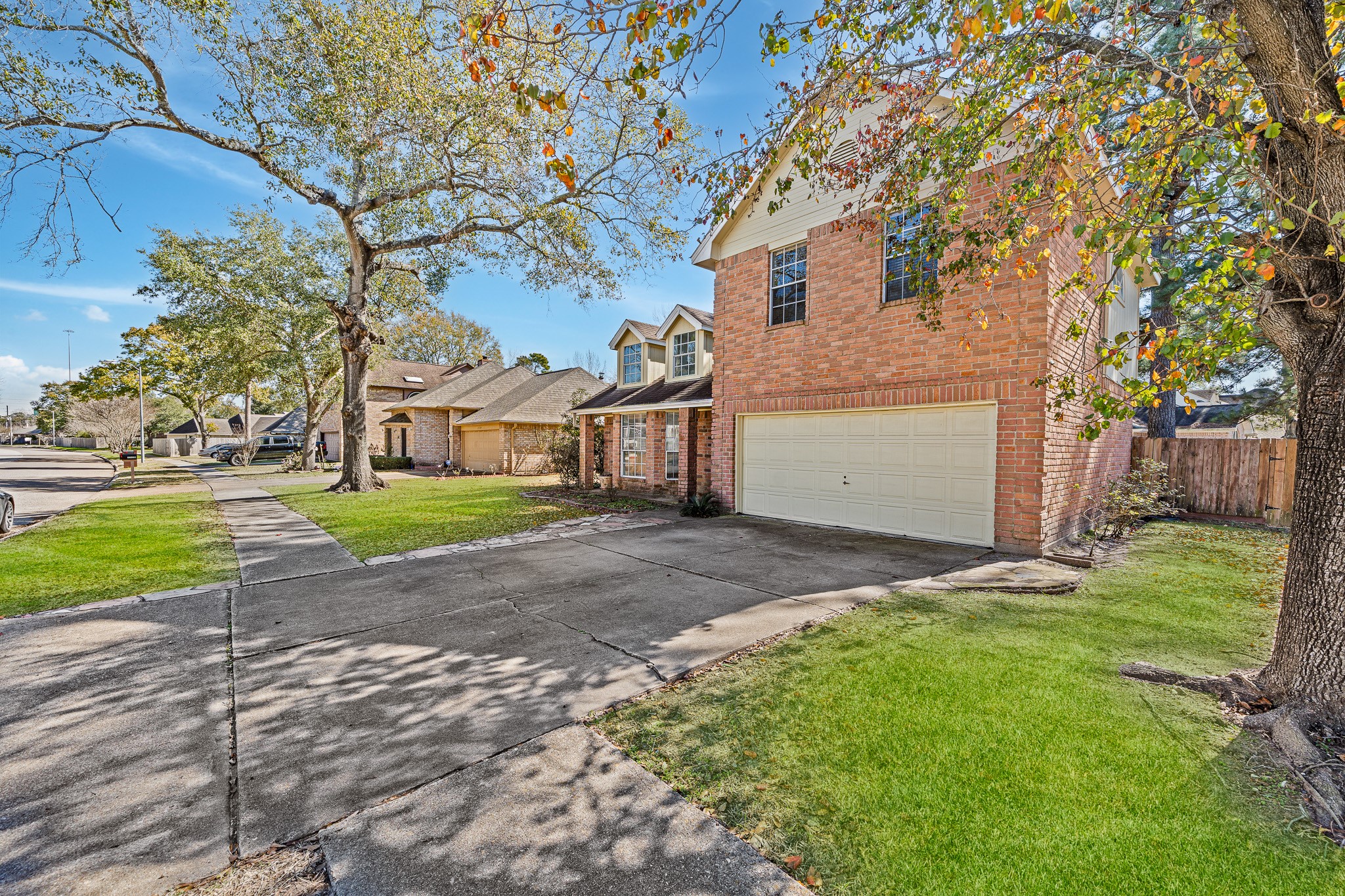 11123 Gatesden Drive Property Photo 1