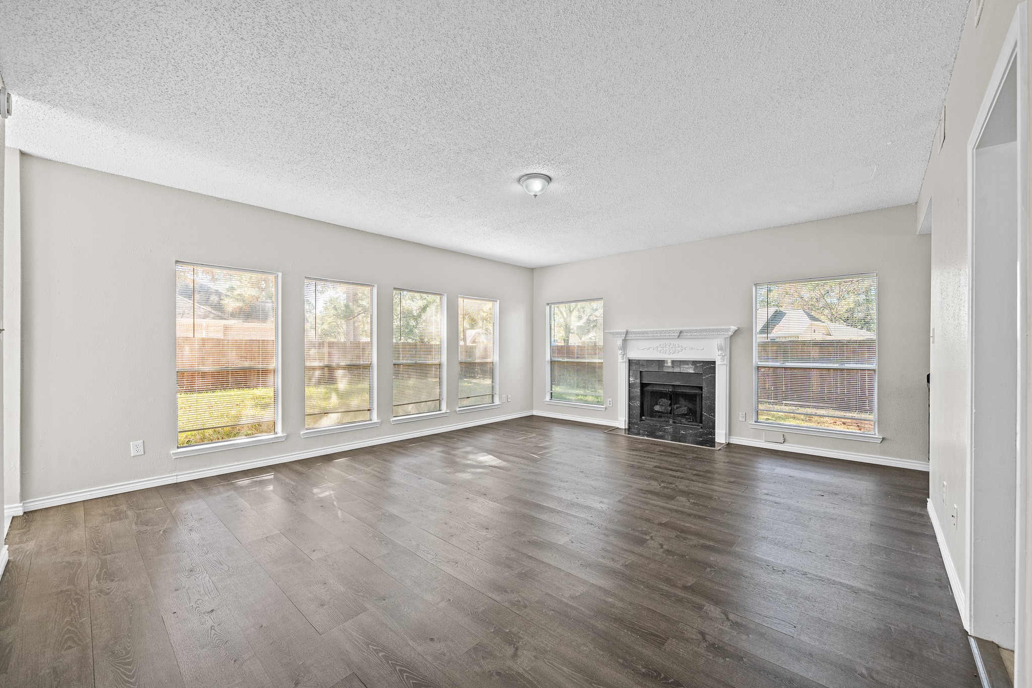 11123 Gatesden Drive Property Photo 8