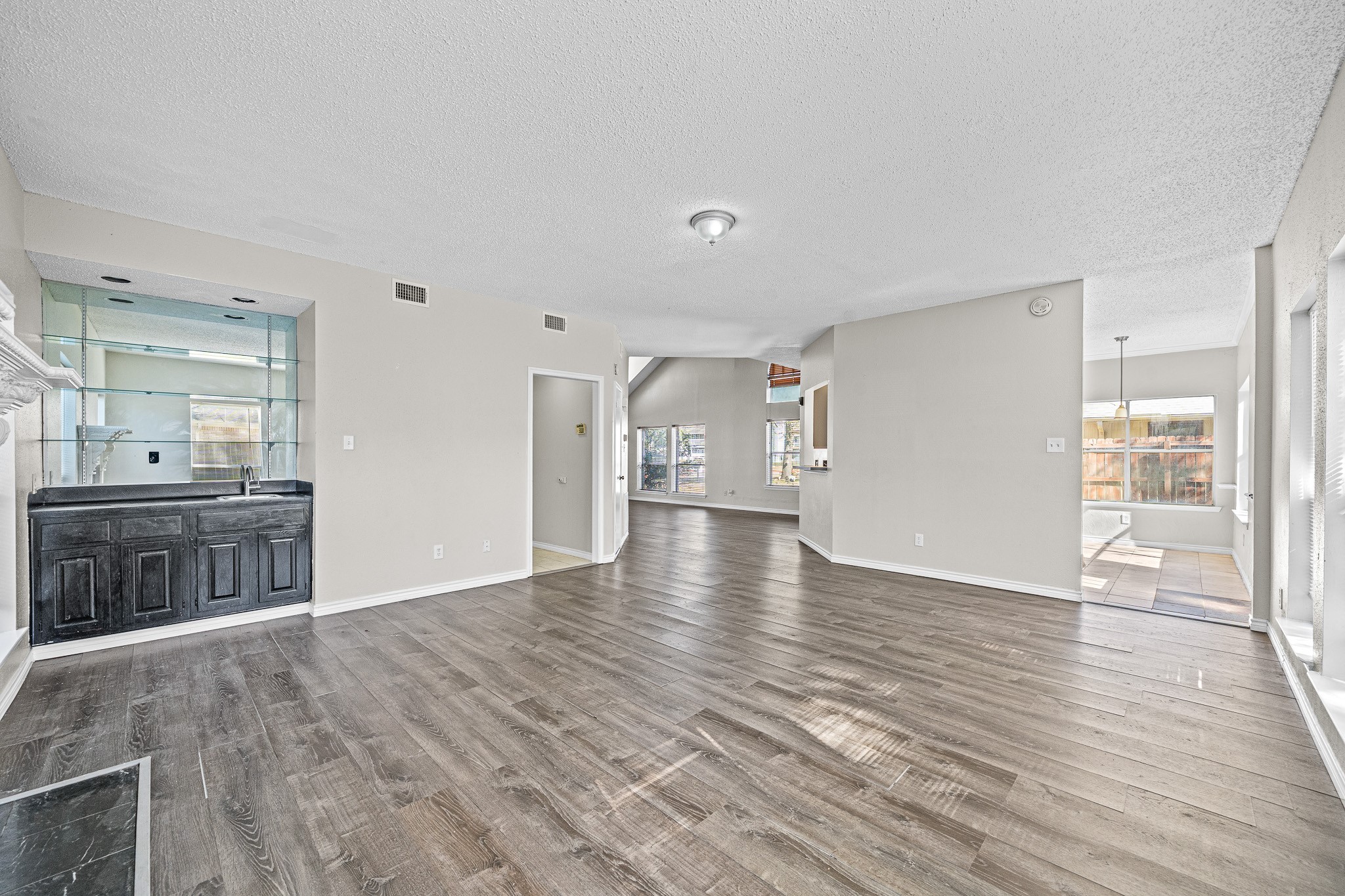 11123 Gatesden Drive Property Photo 9