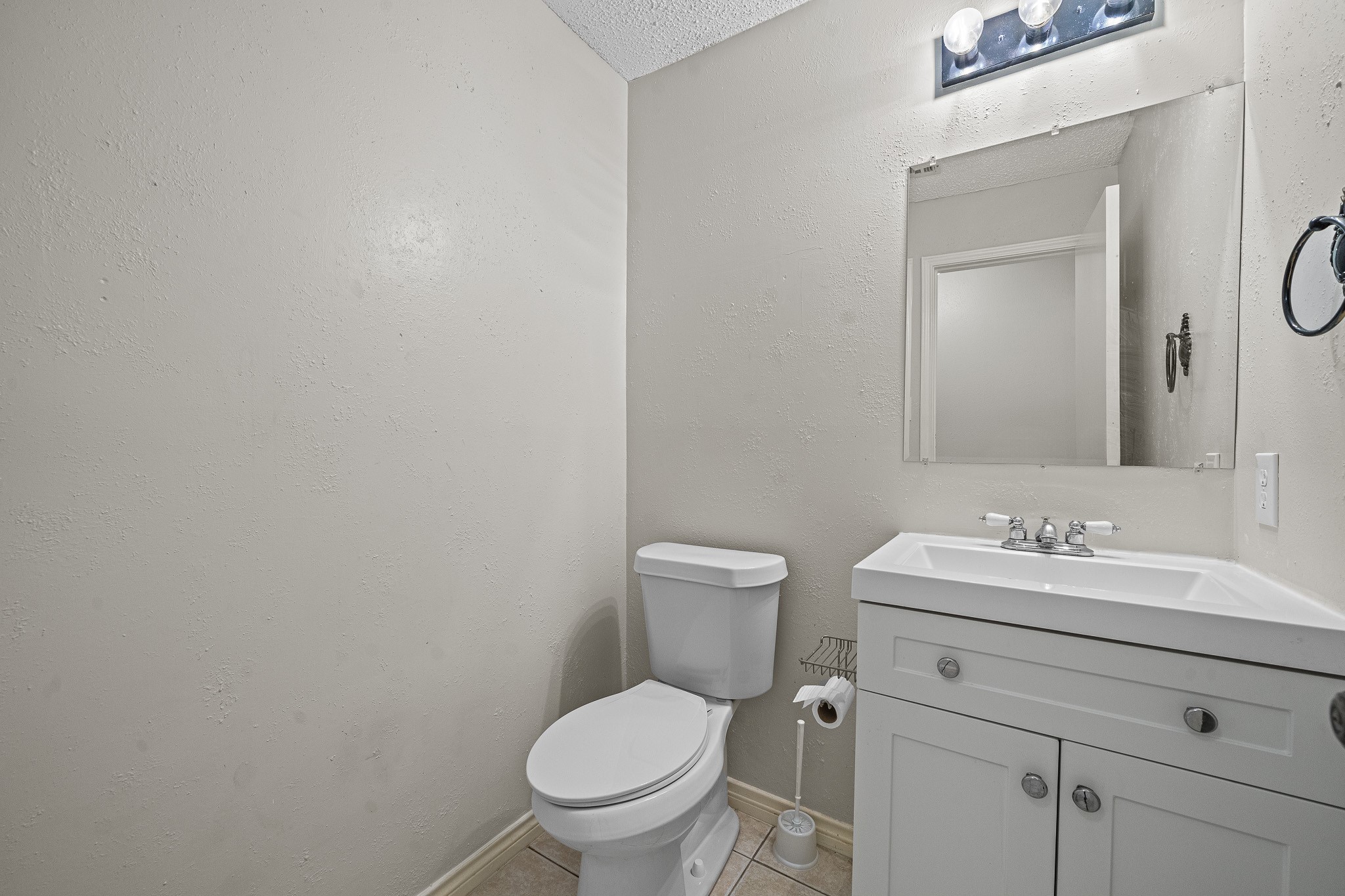 11123 Gatesden Drive Property Photo 14