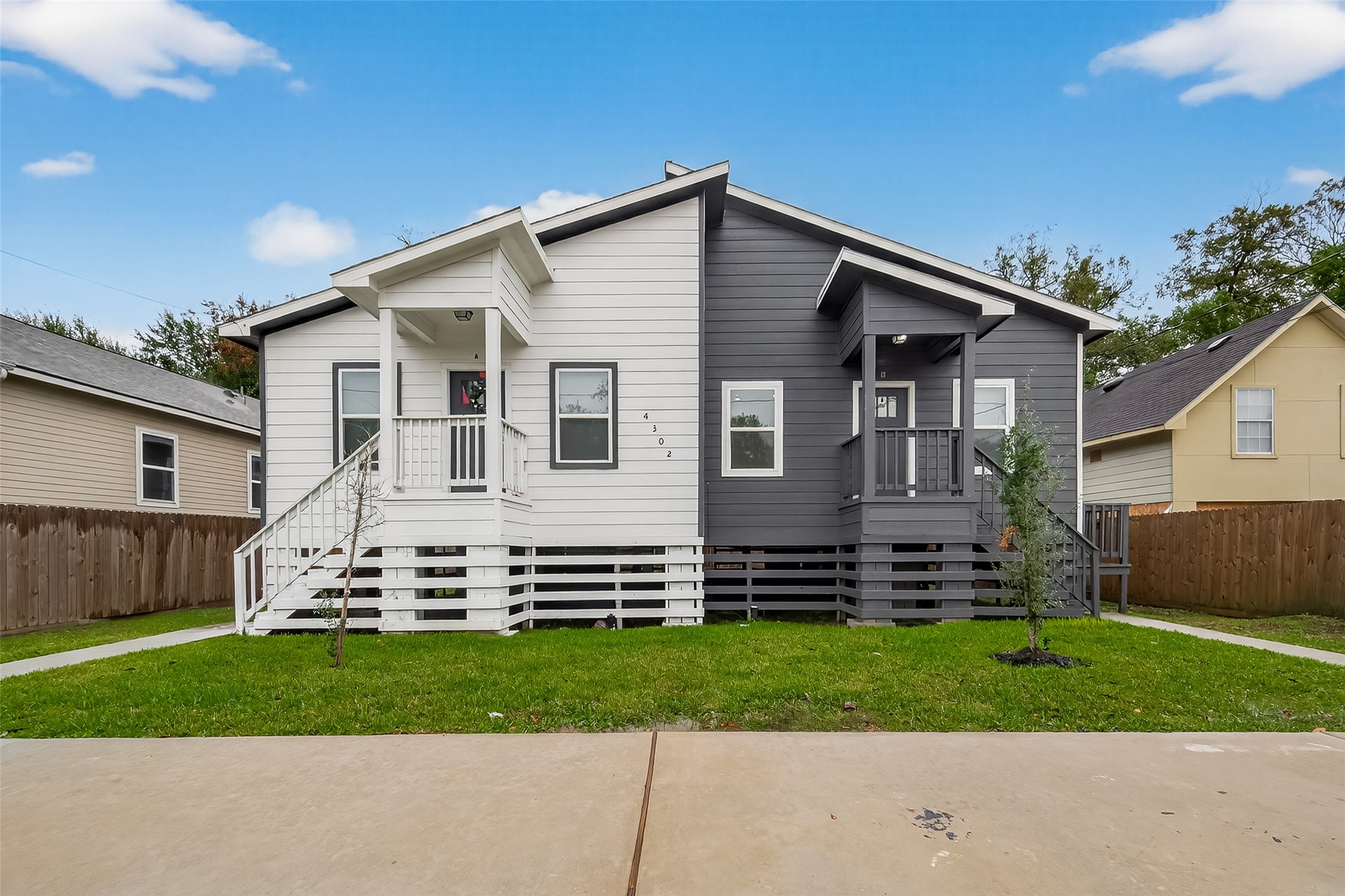 4302 Hirsch Road B Property Photo 1