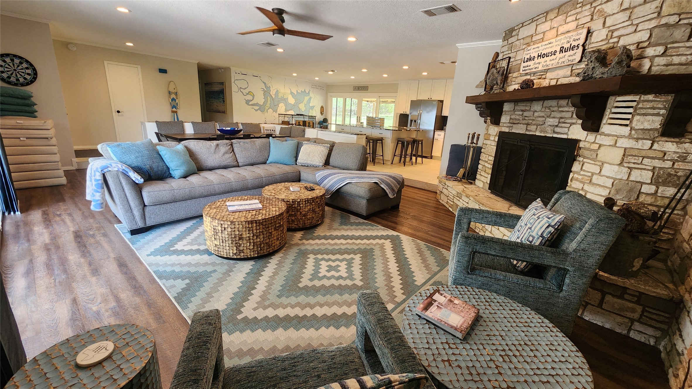 2055 Island View Property Photo 8