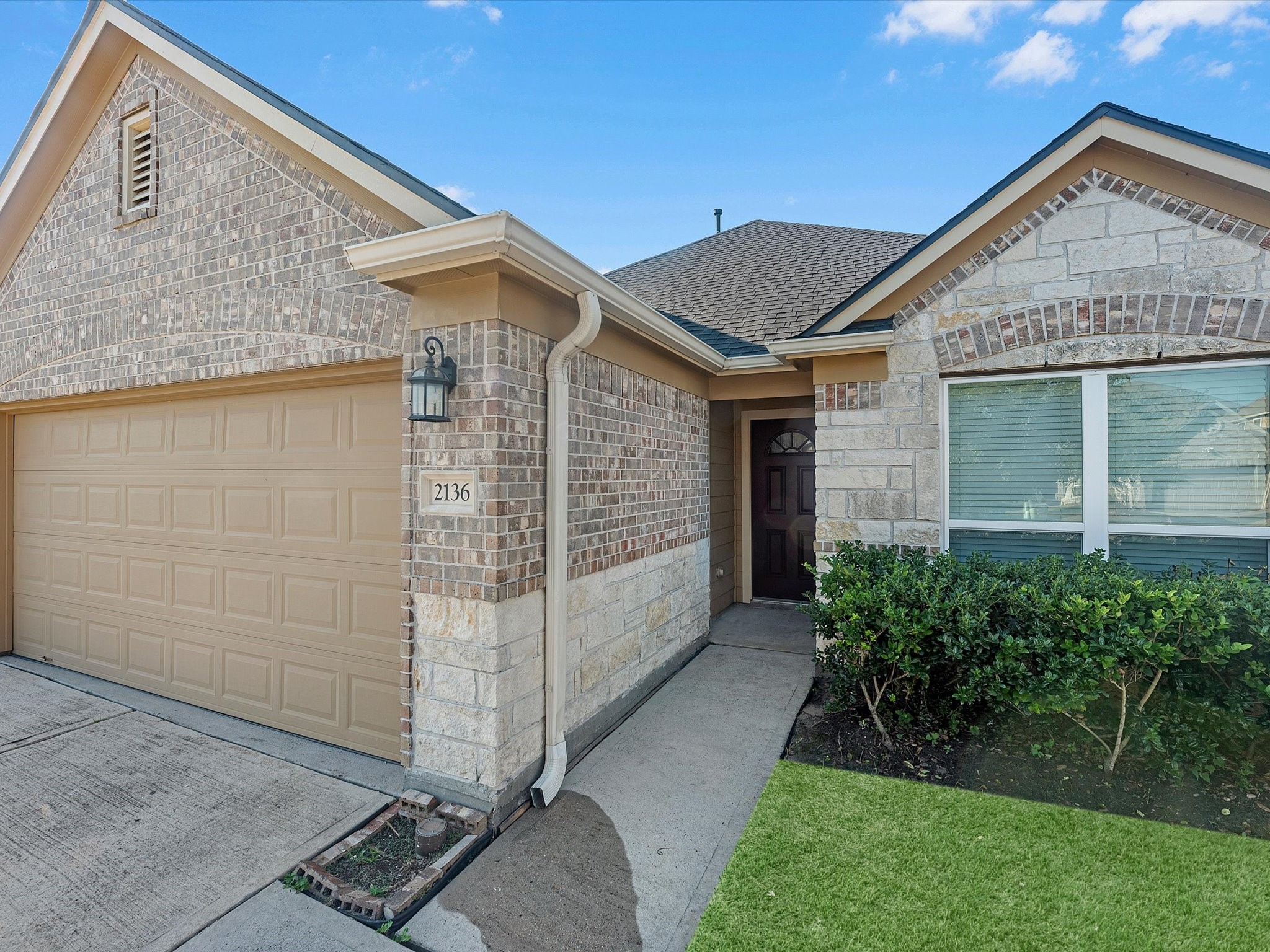 2136 Pacific Loon Lane Property Photo 6