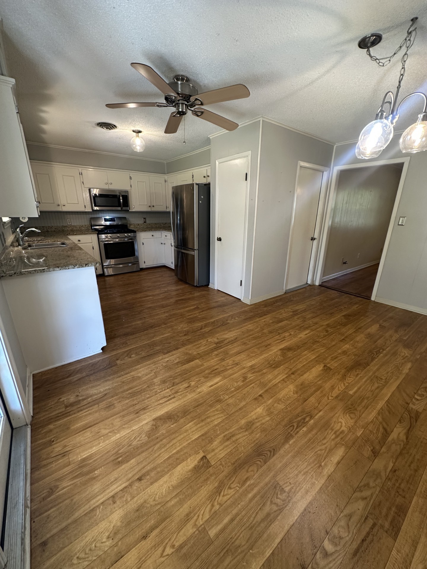 1204 E Stone Property Photo 2