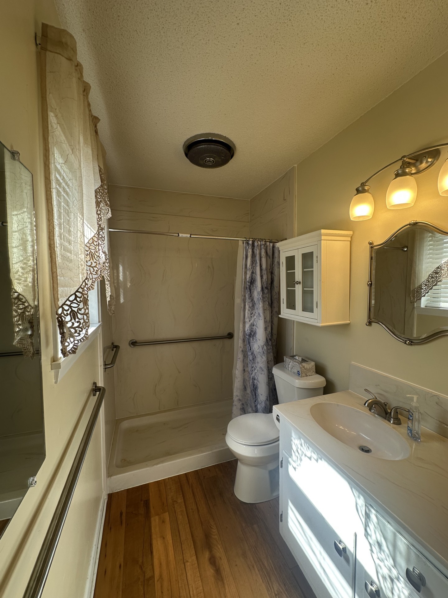 1204 E Stone Property Photo 5