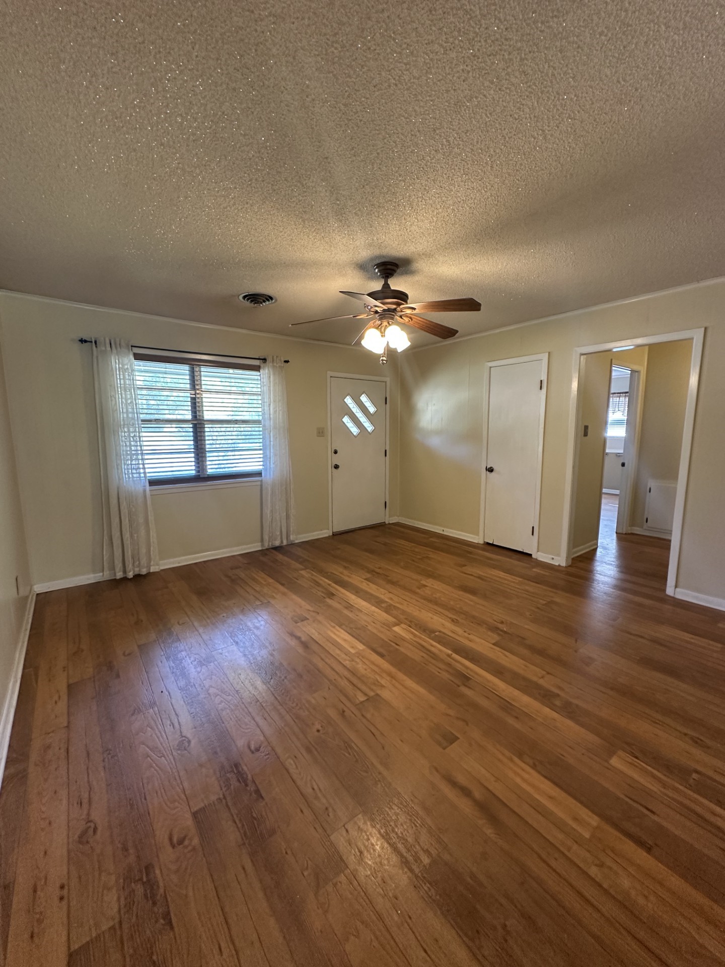 1204 E Stone Property Photo 6