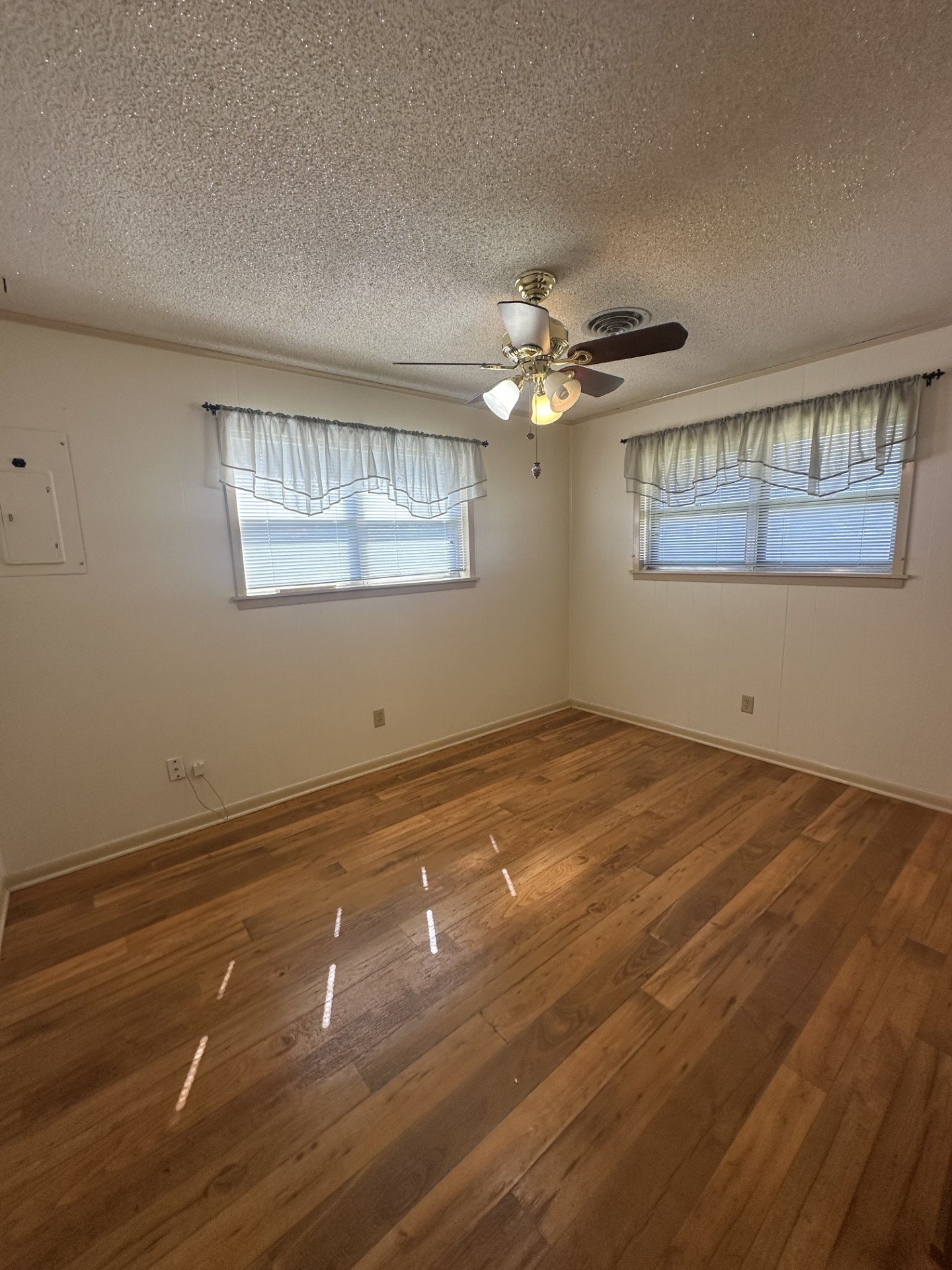 1204 E Stone Property Photo 7