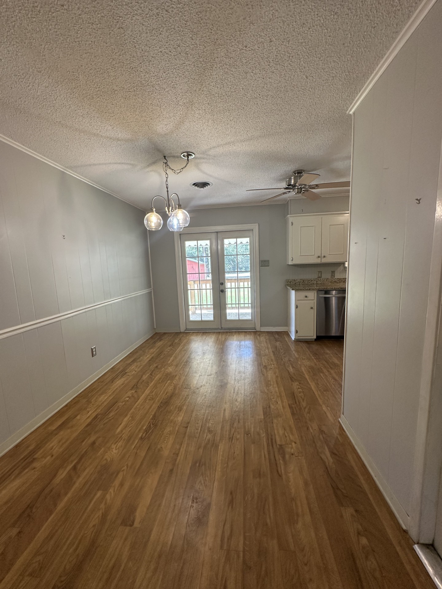 1204 E Stone Property Photo 9