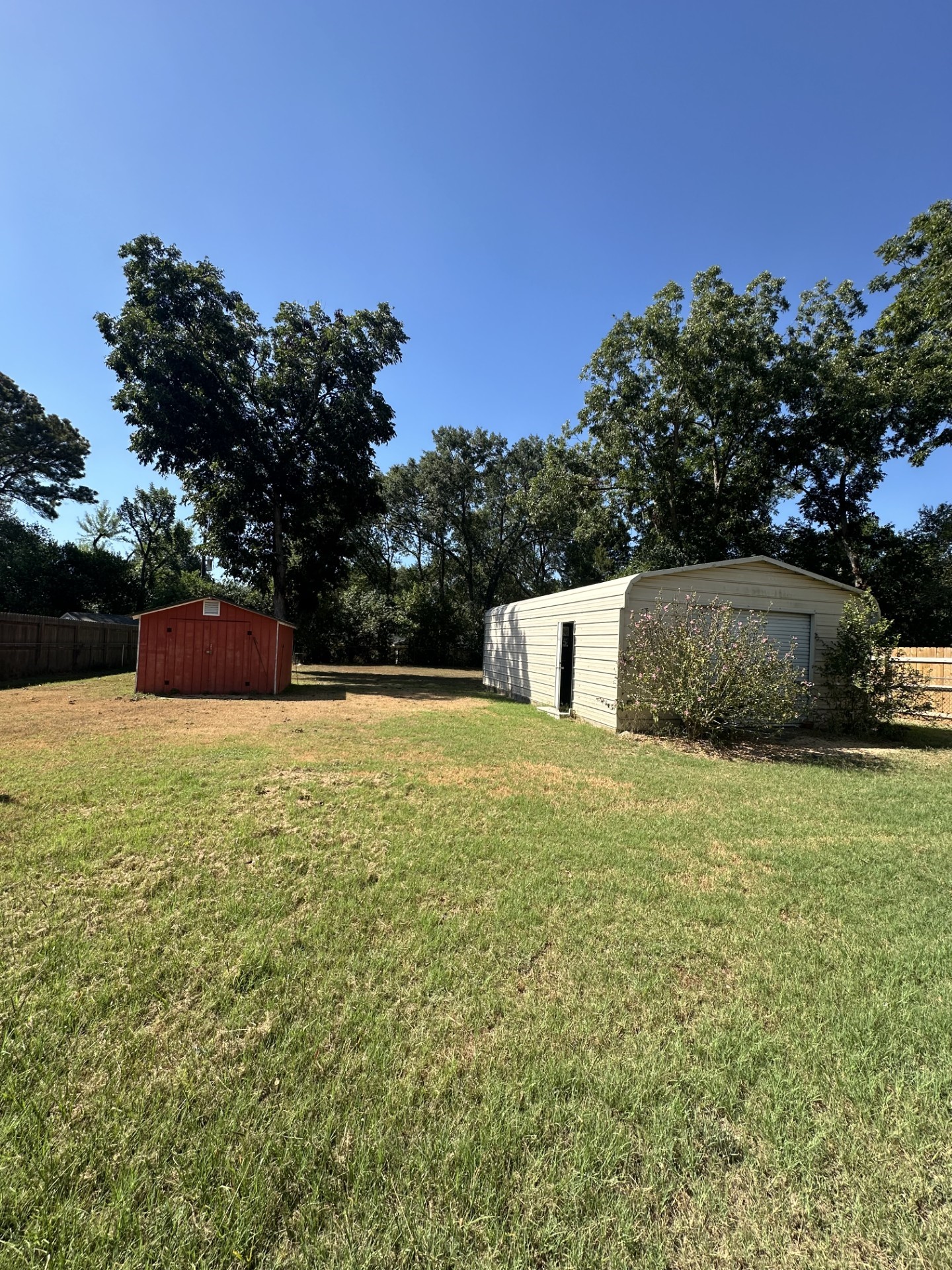 1204 E Stone Property Photo 11
