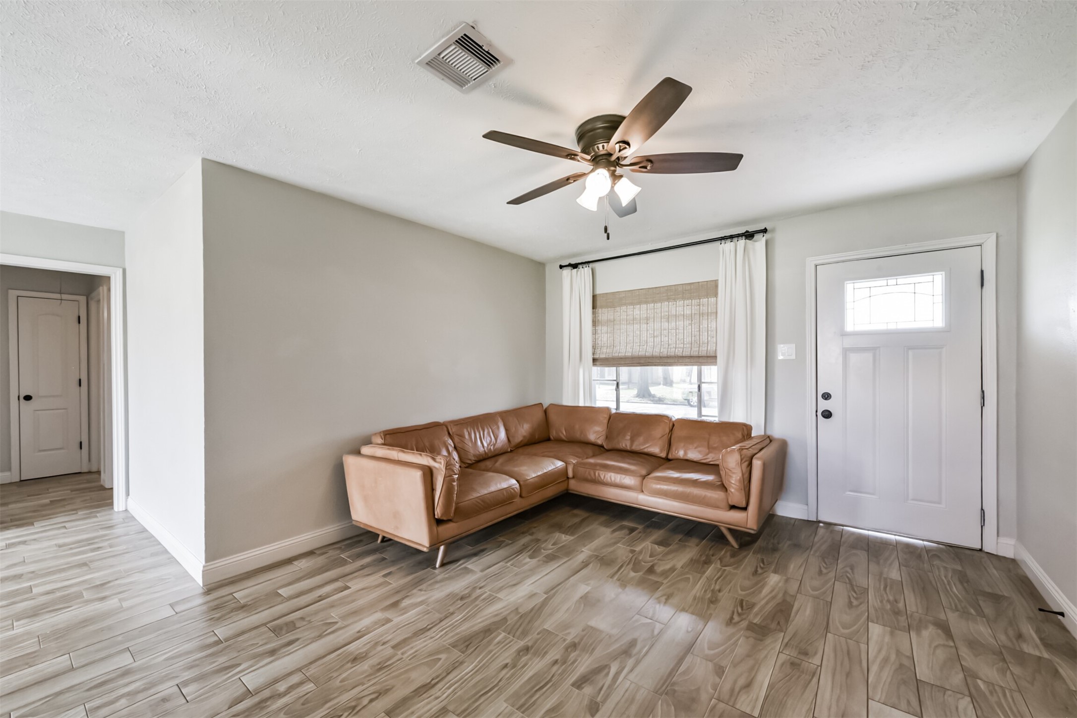 1502 Ansbury Drive Property Photo 5