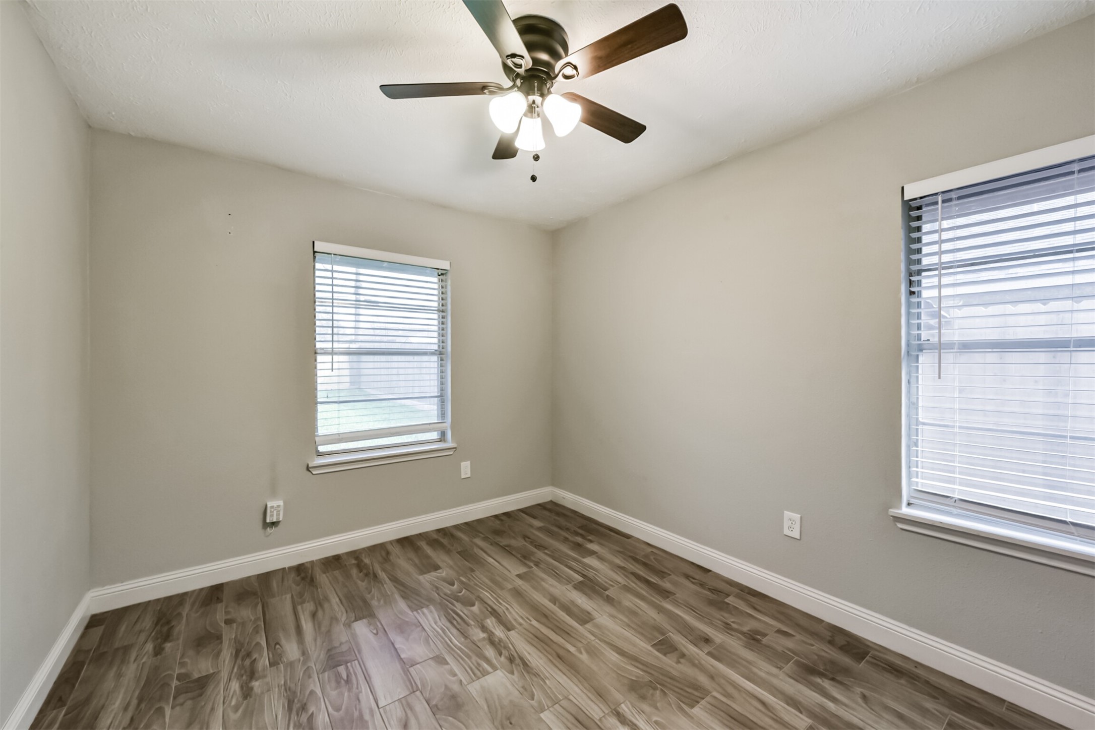 1502 Ansbury Drive Property Photo 20
