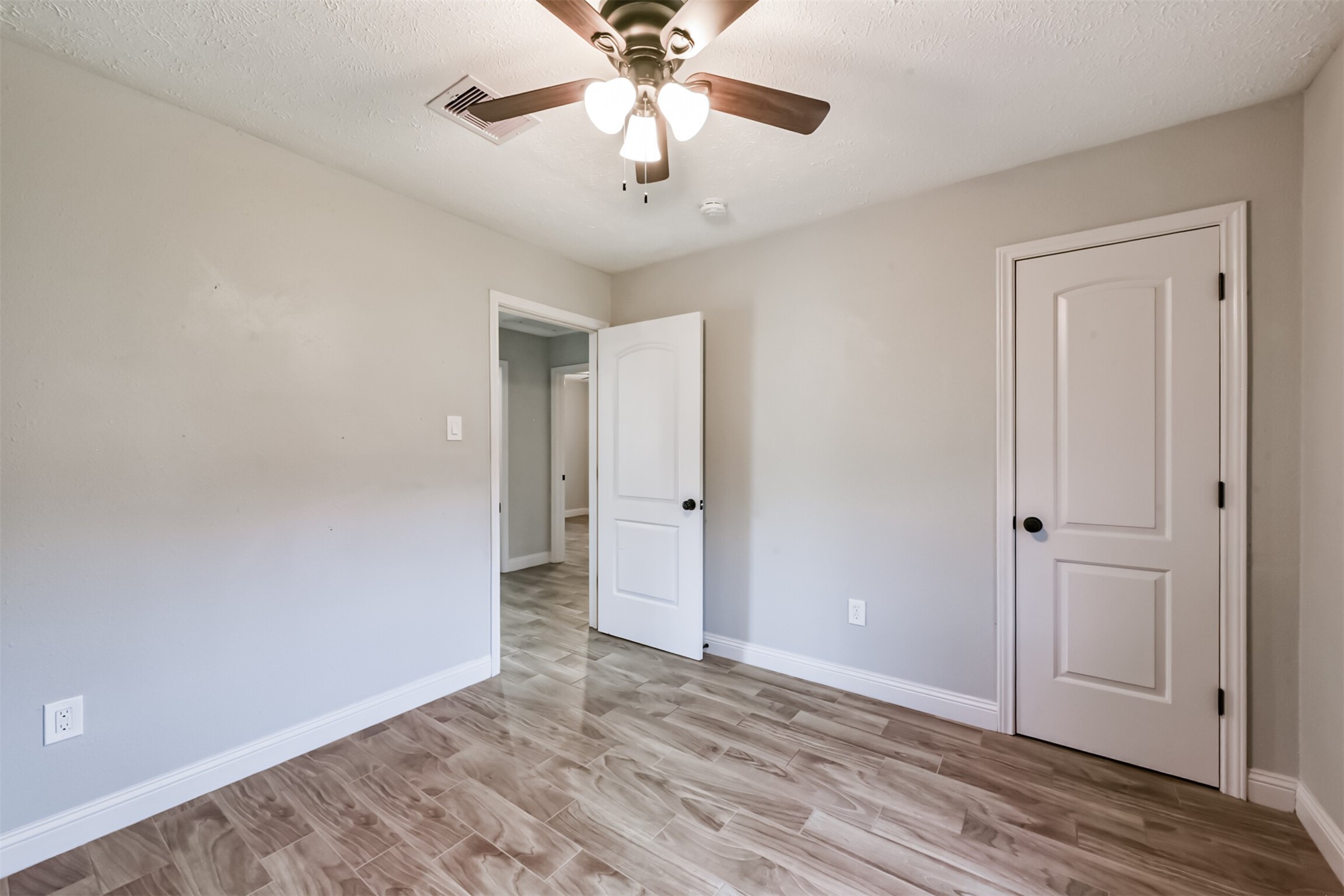 1502 Ansbury Drive Property Photo 25