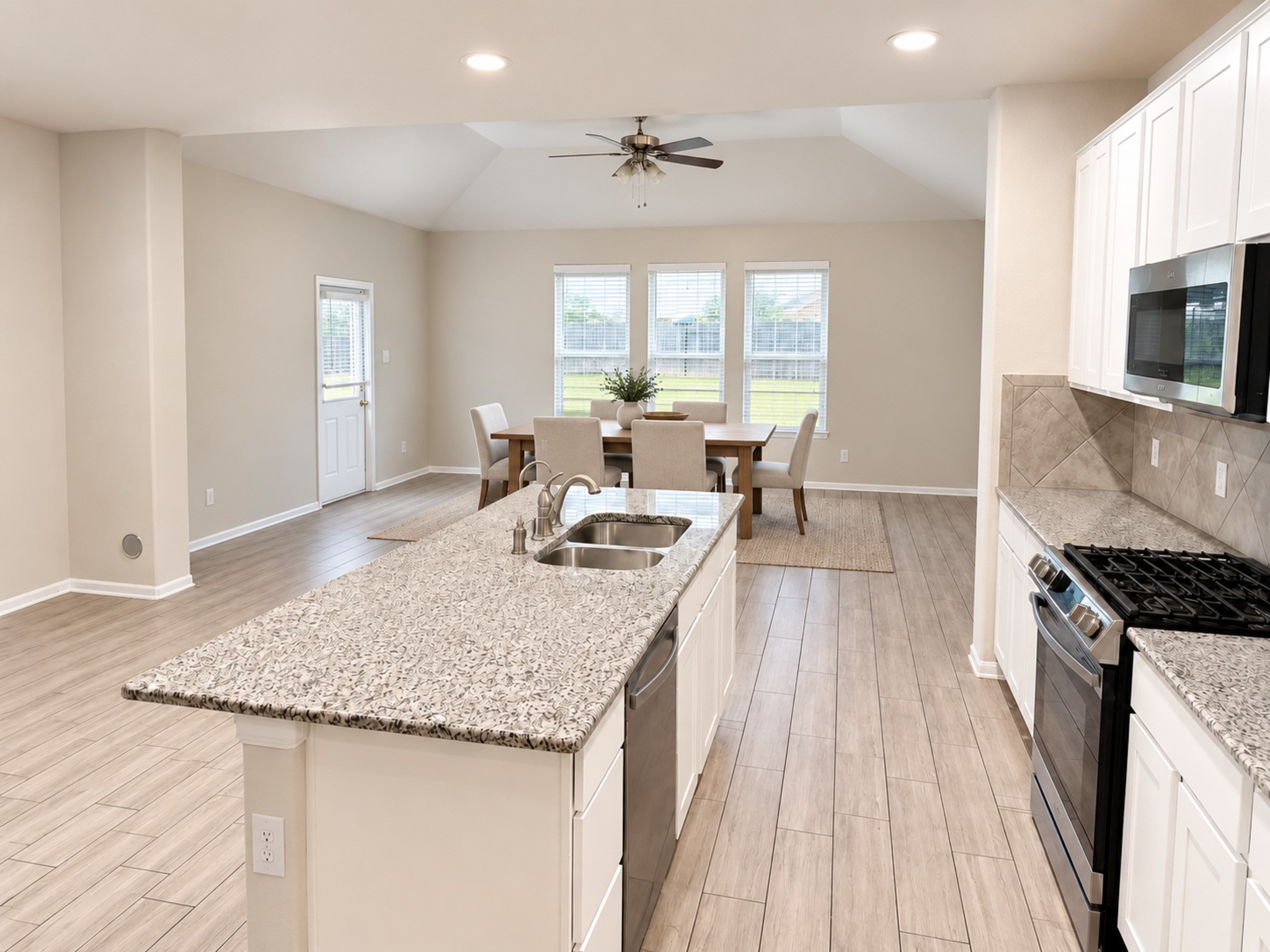 20926 Running Moon Trail Property Photo 4