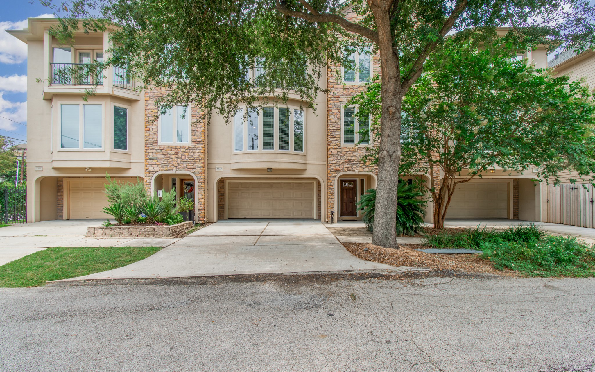 1318 Goliad Street Property Photo 1