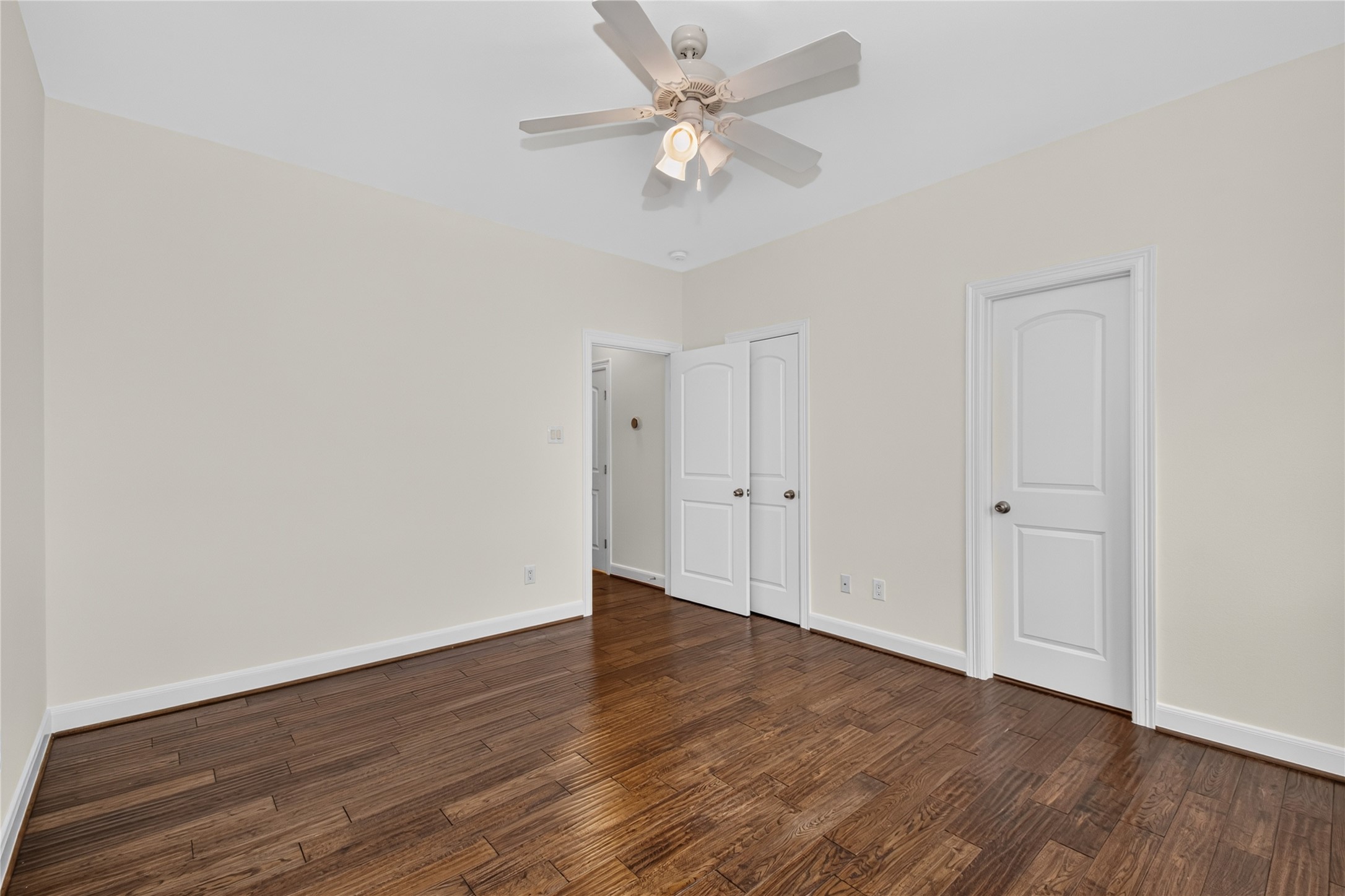 1318 Goliad Street Property Photo 31