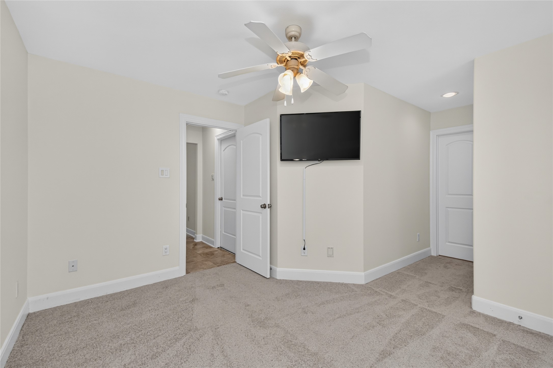 1318 Goliad Street Property Photo 35