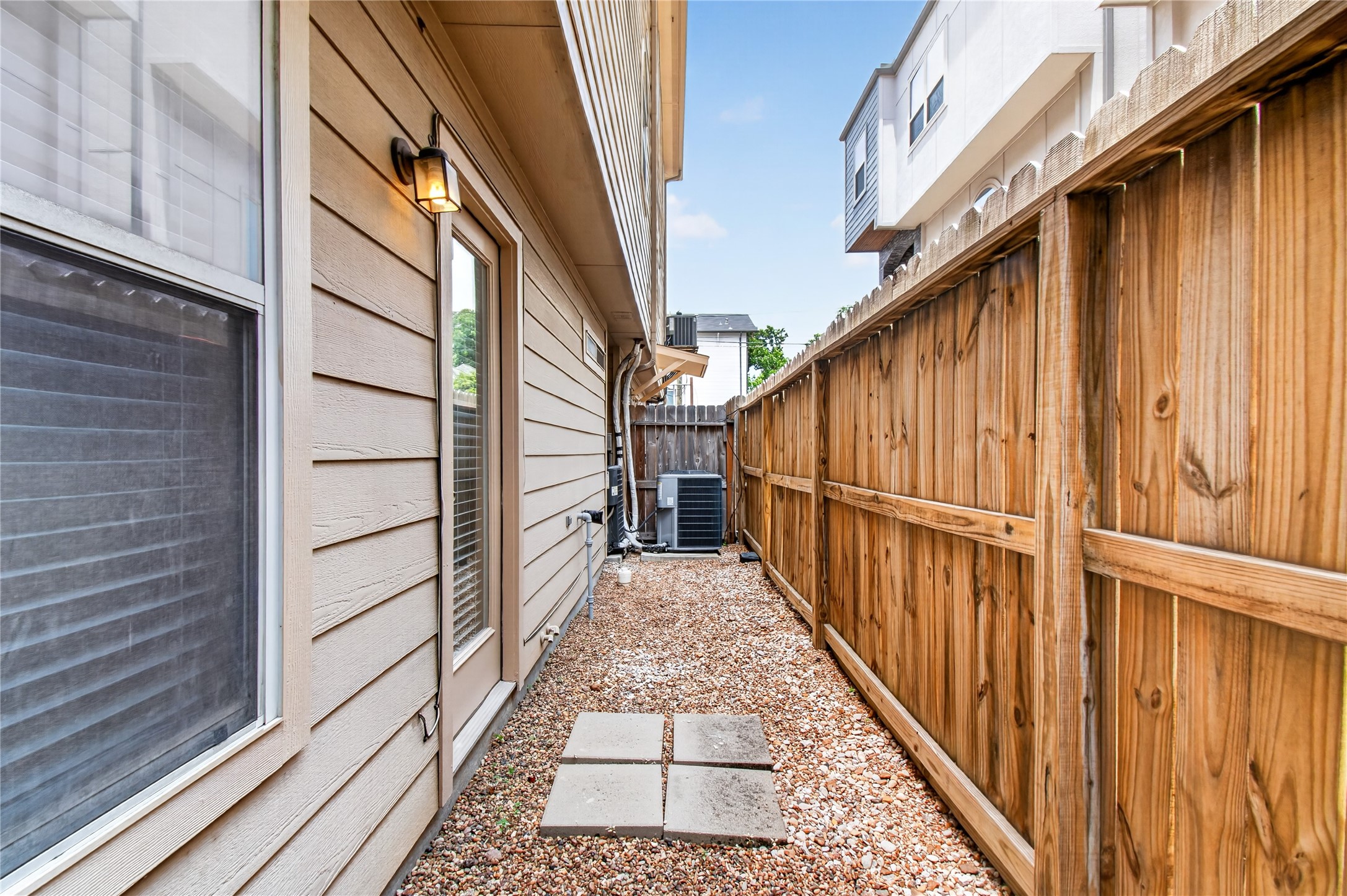 1318 Goliad Street Property Photo 37
