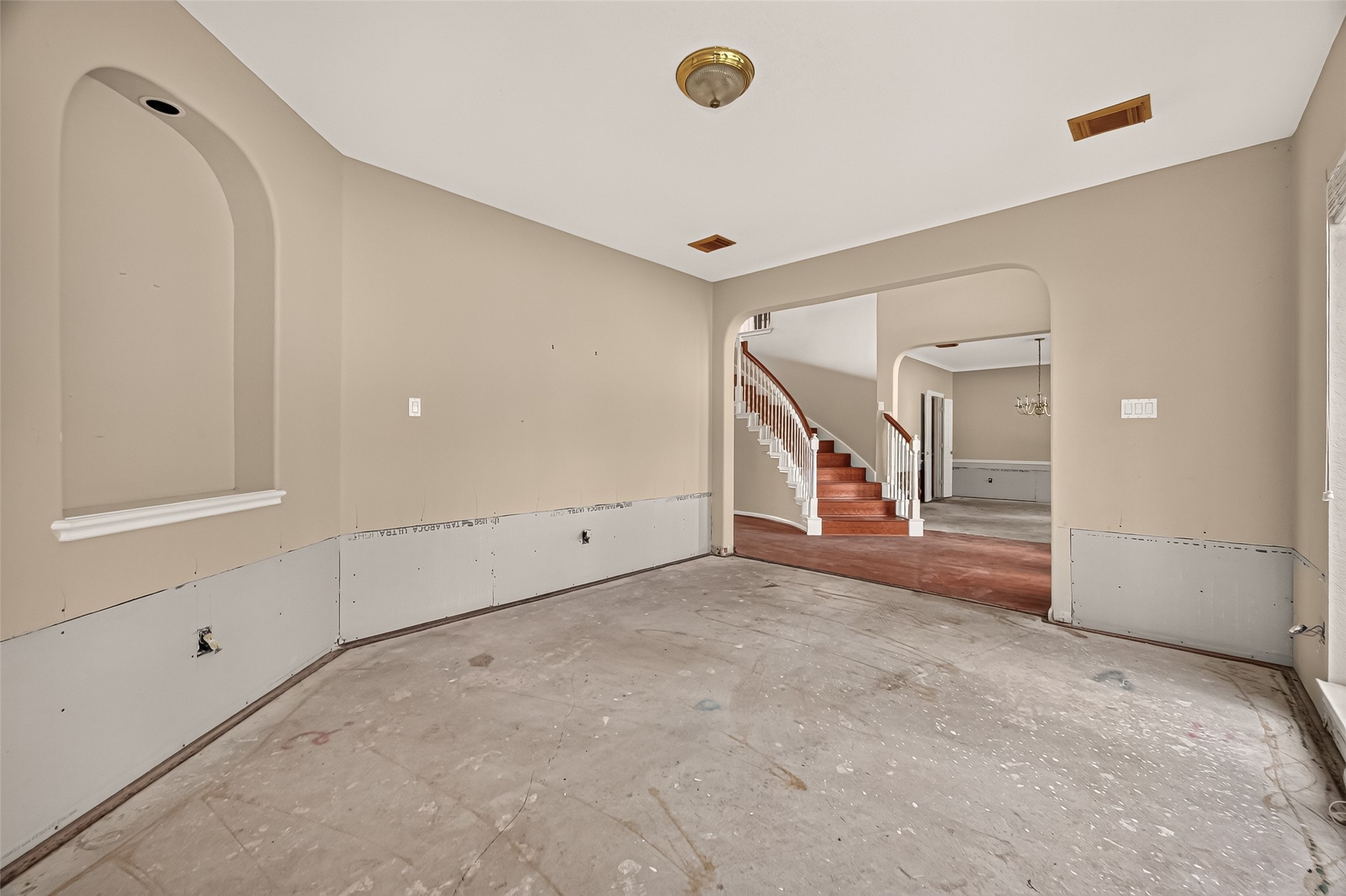 2602 Pinebend Drive Property Photo 3