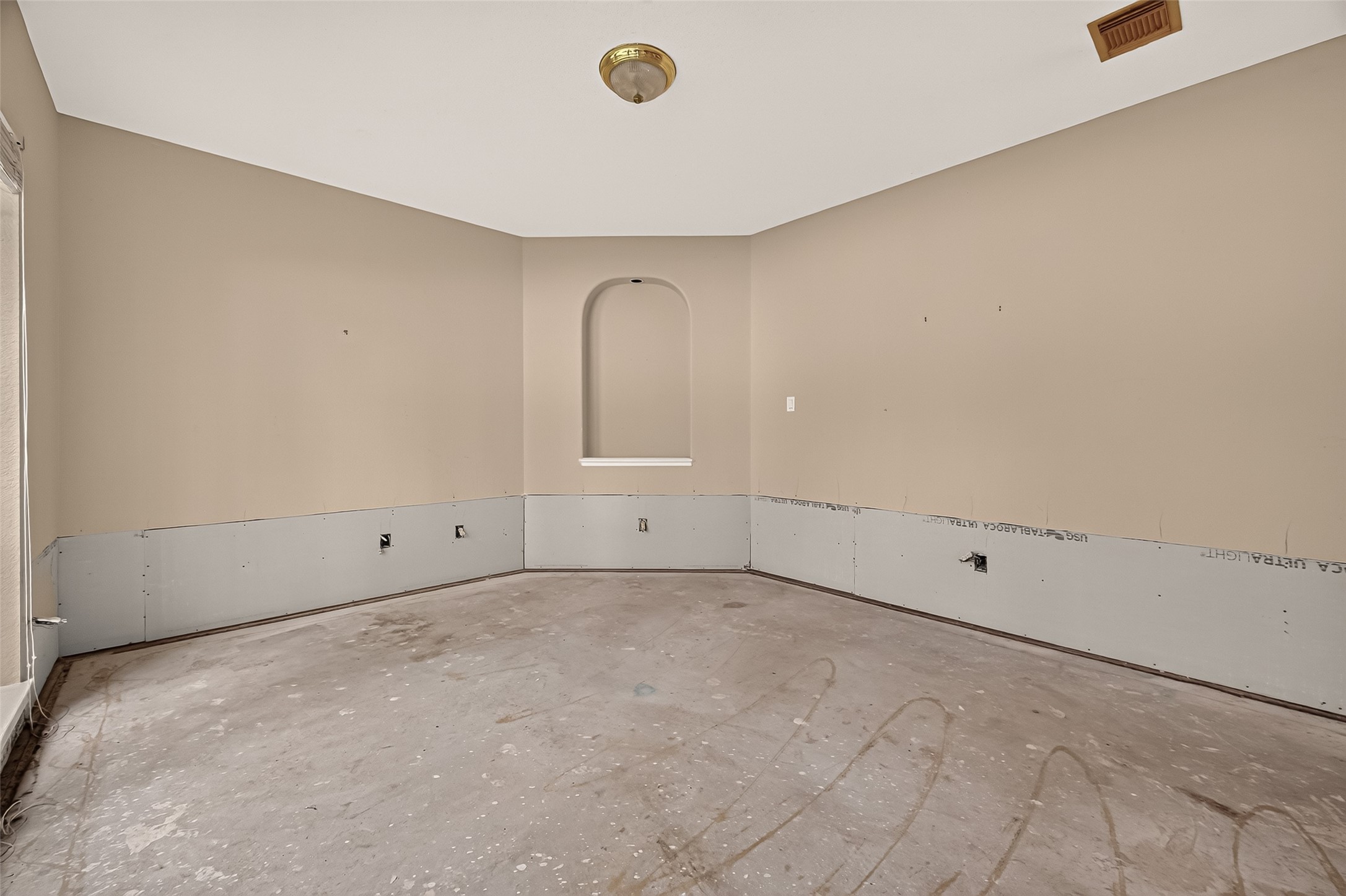 2602 Pinebend Drive Property Photo 4
