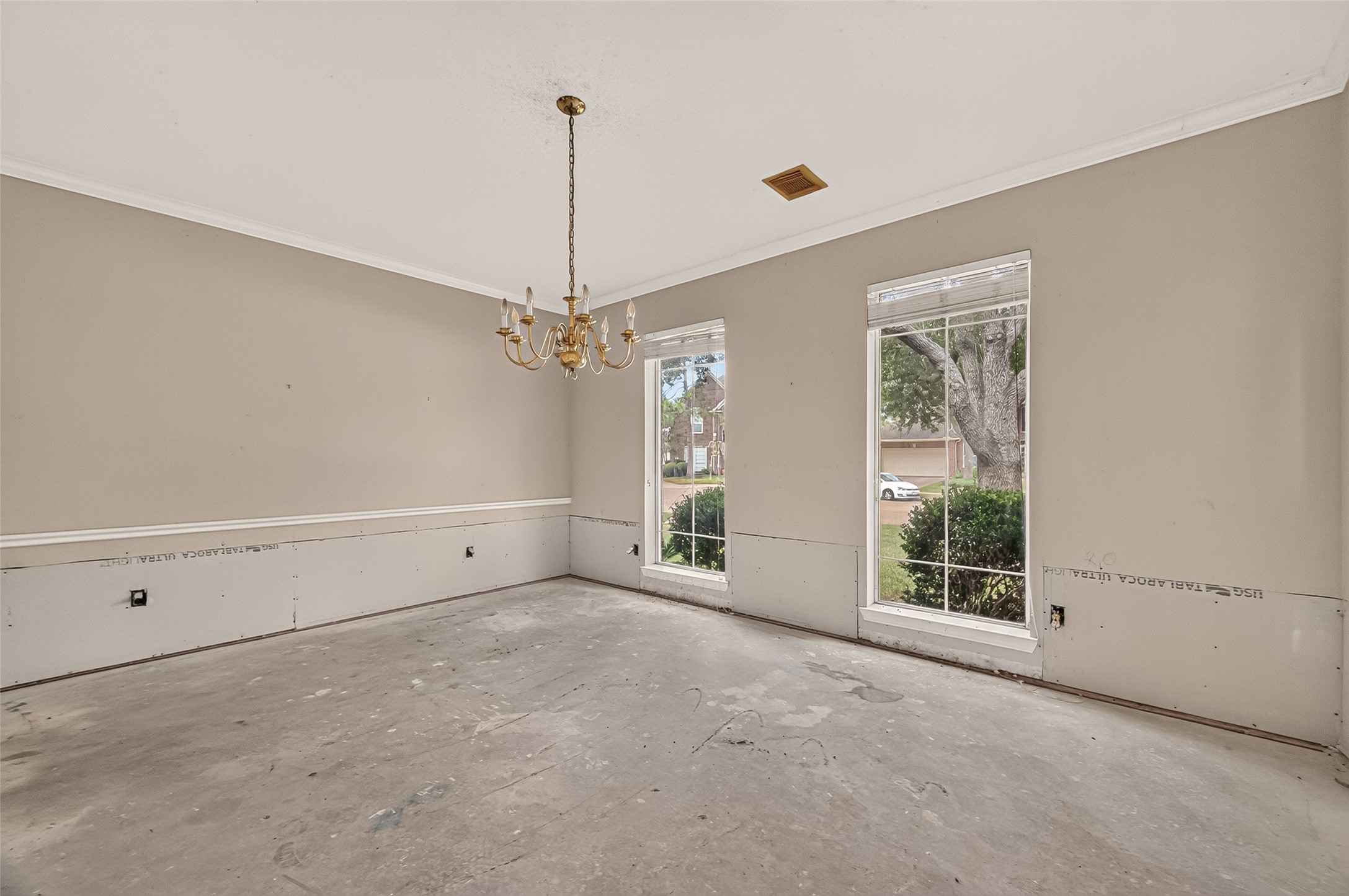 2602 Pinebend Drive Property Photo 5