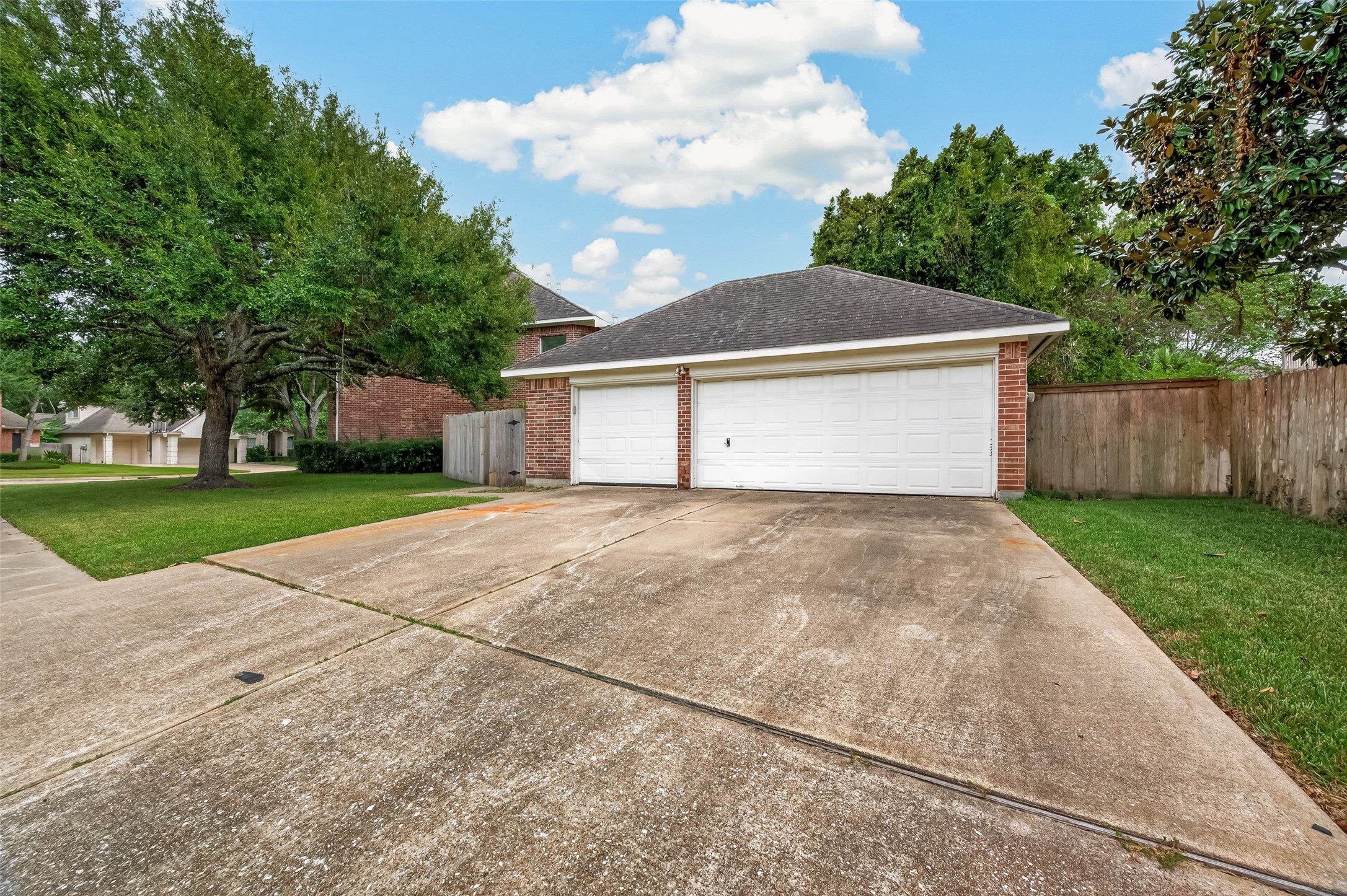 2602 Pinebend Drive Property Photo 34