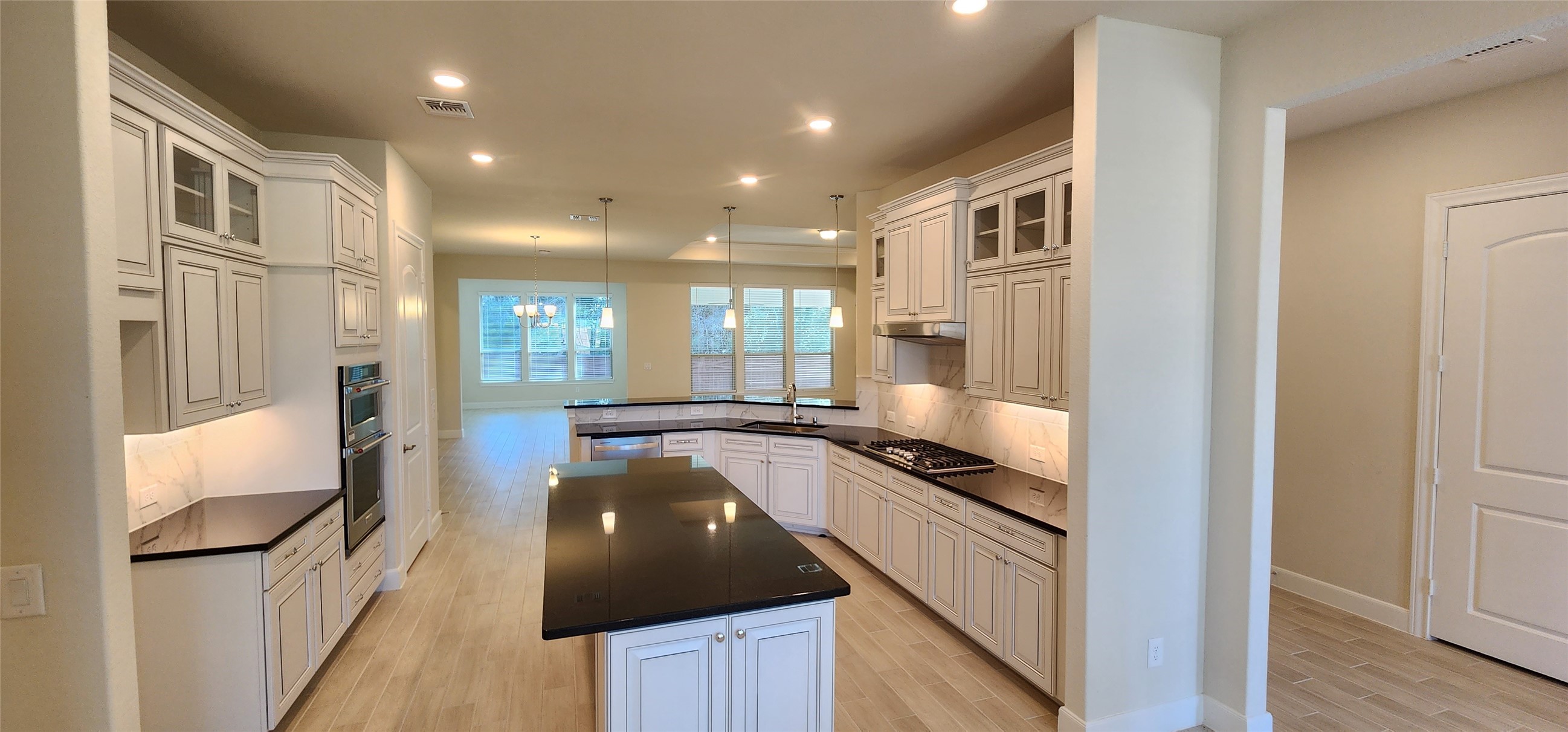 353 Gotland Russ Lane Property Photo 6