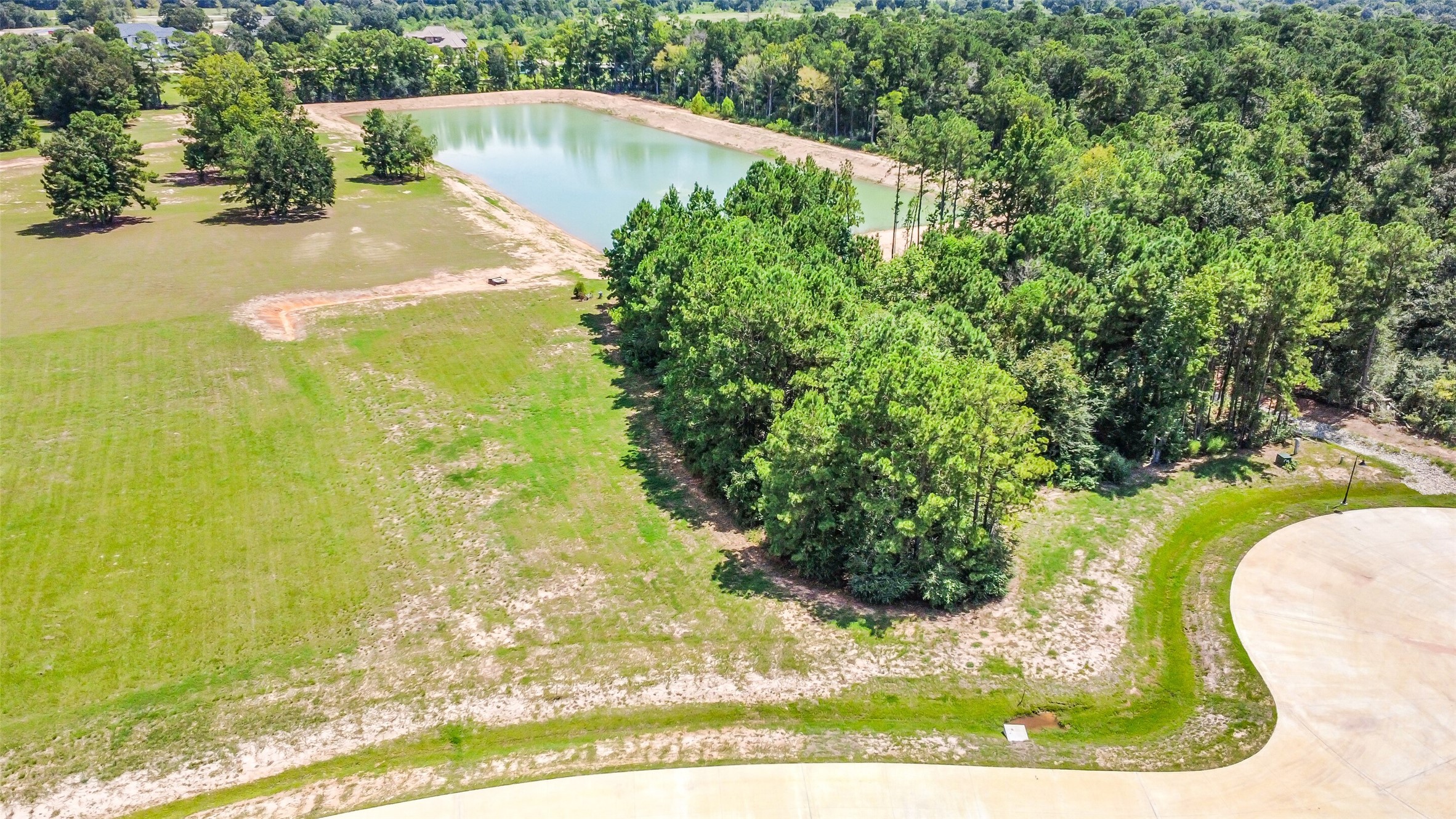201 Rolling Oaks Drive Property Photo 2