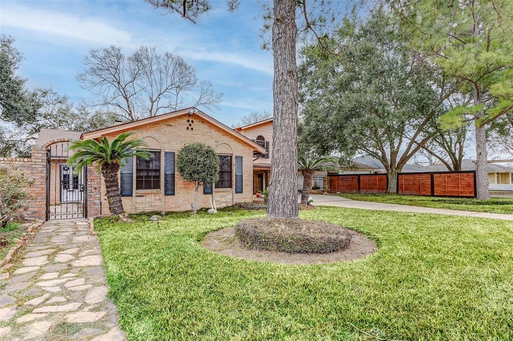 6831 Reed Road Property Photo 3