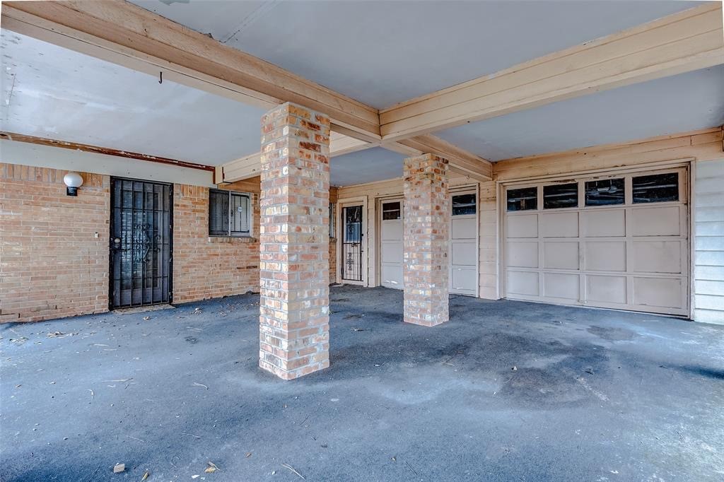 6831 Reed Road Property Photo 7