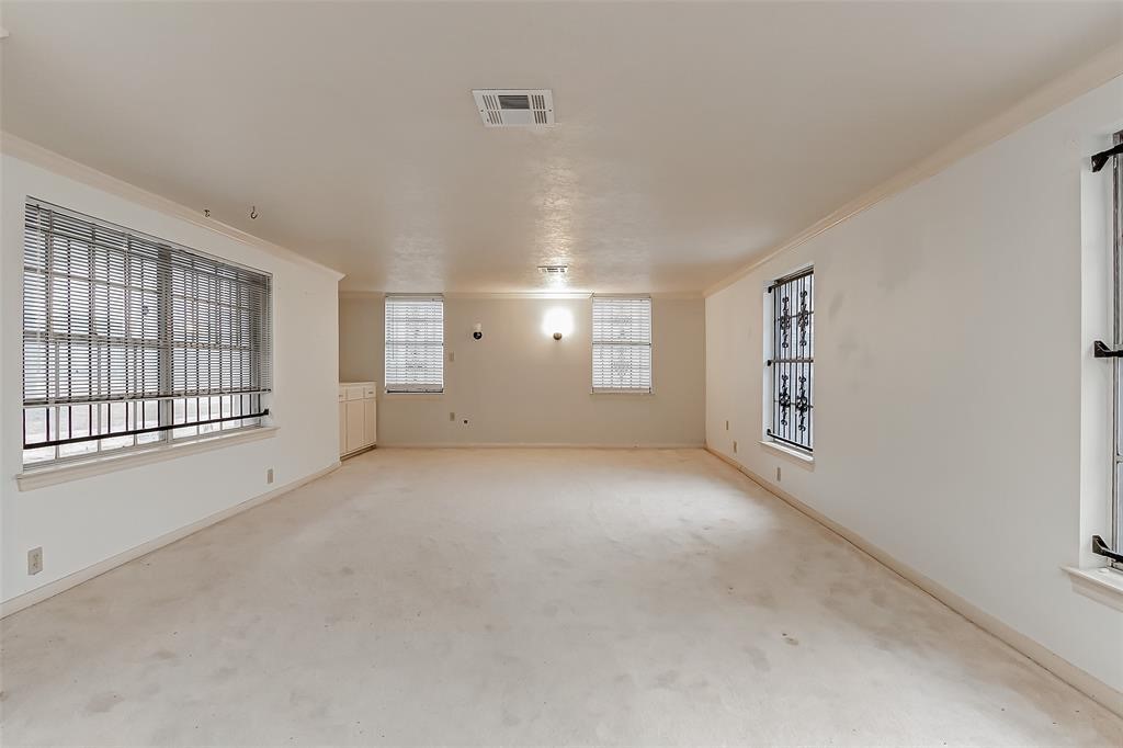 6831 Reed Road Property Photo 10