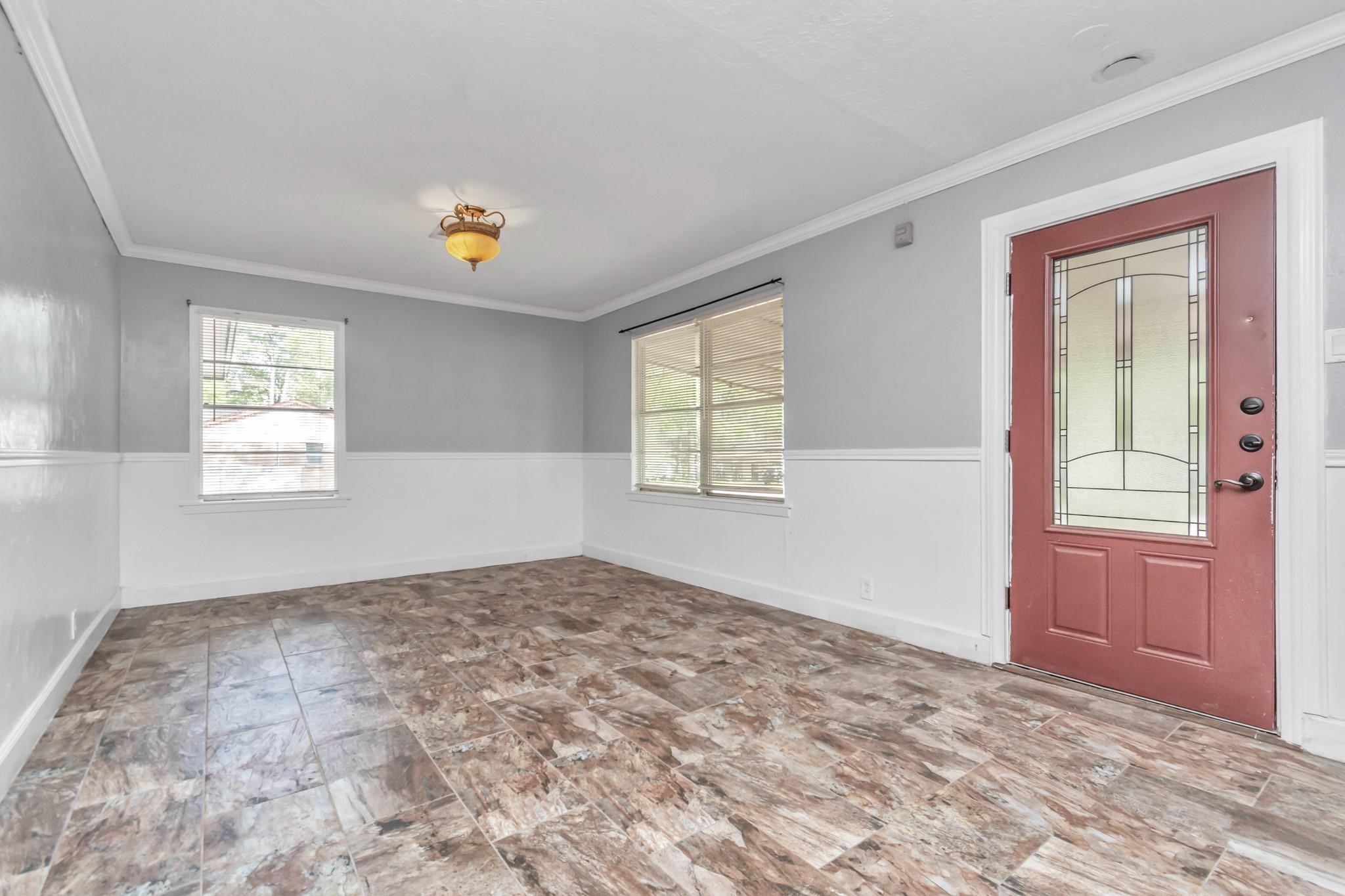 602 Everett Street Property Photo 8