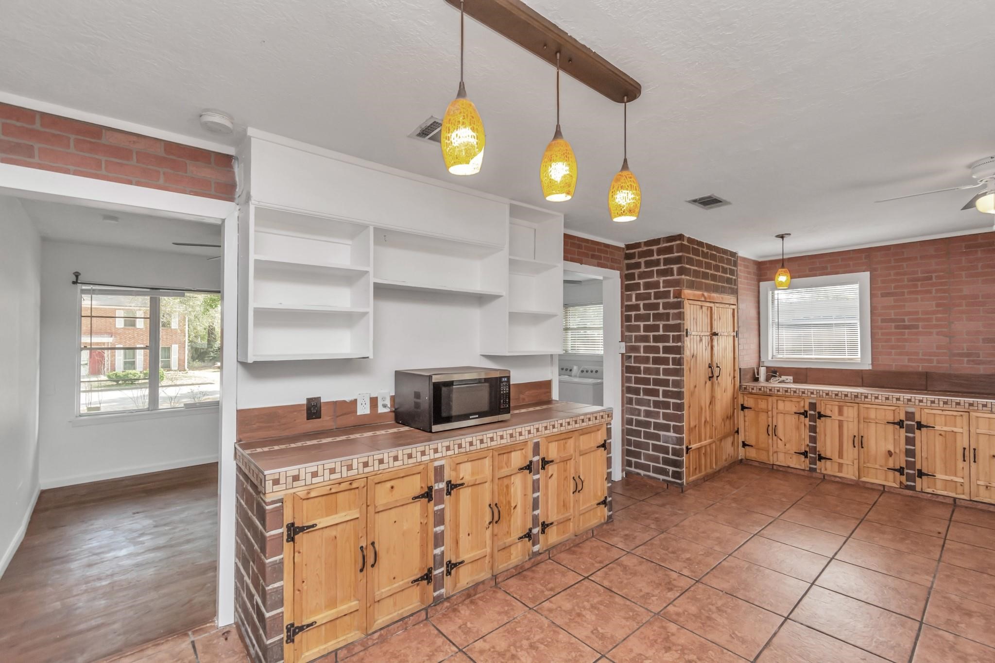 602 Everett Street Property Photo 14