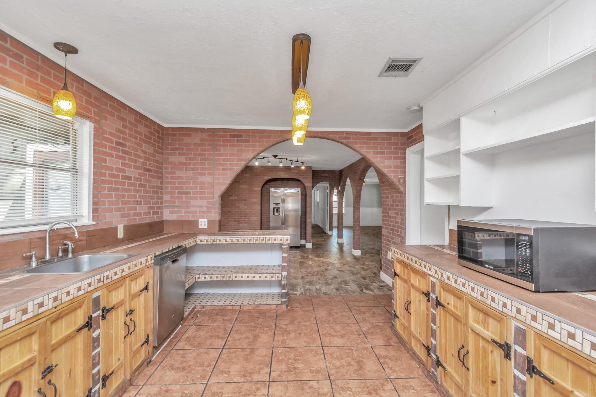 602 Everett Street Property Photo 17