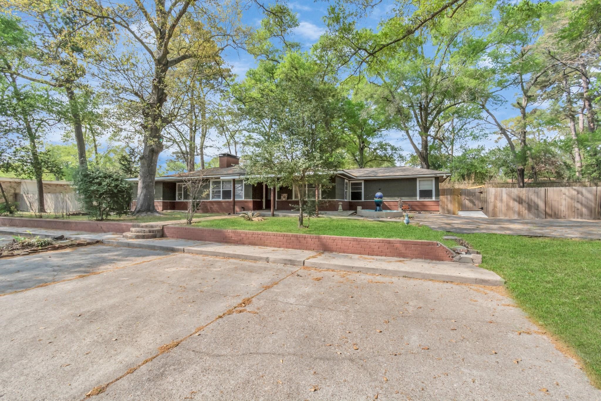 602 Everett Street Property Photo 43