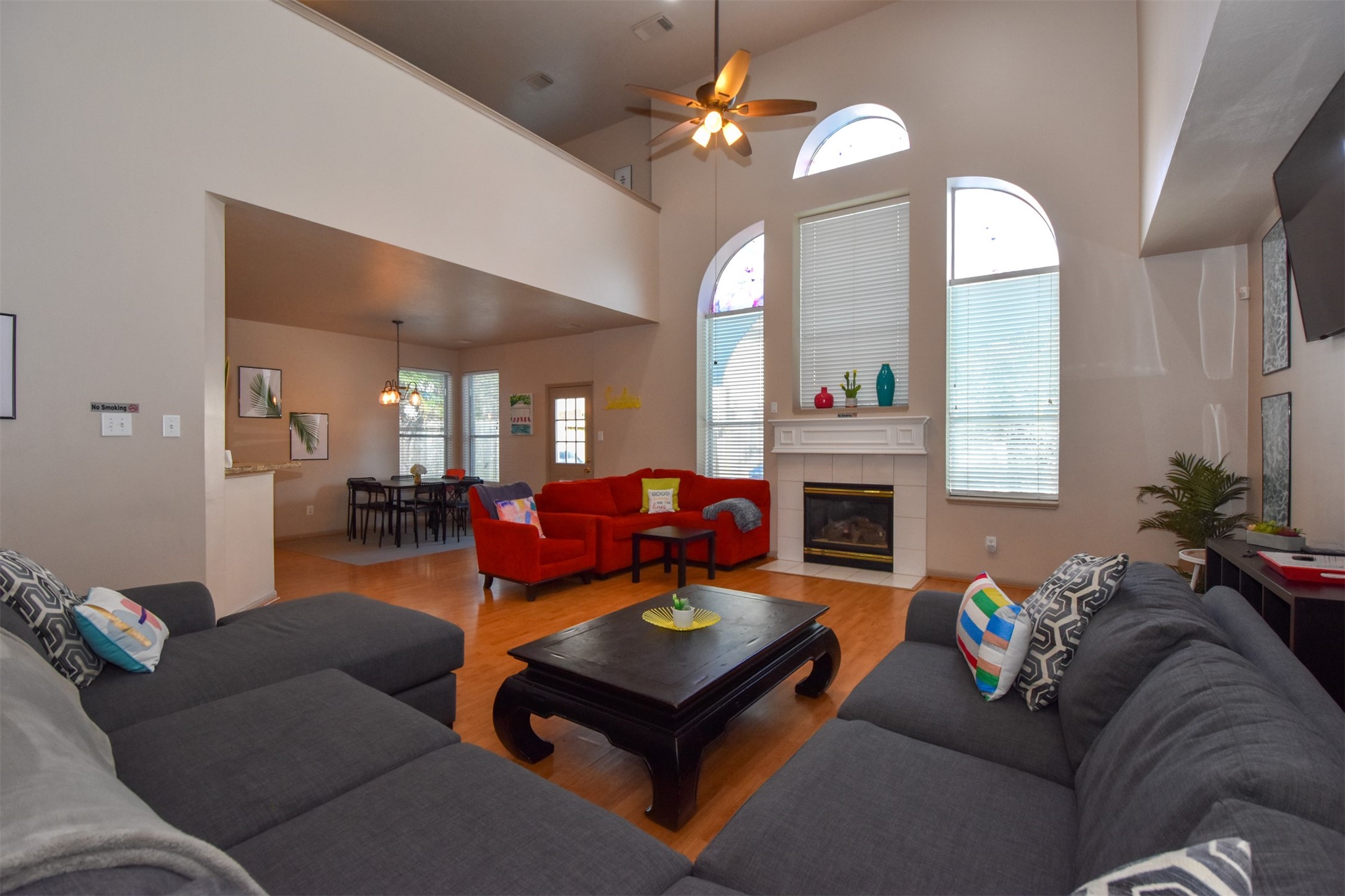 10102 White Oak Trail Lane Property Photo 2
