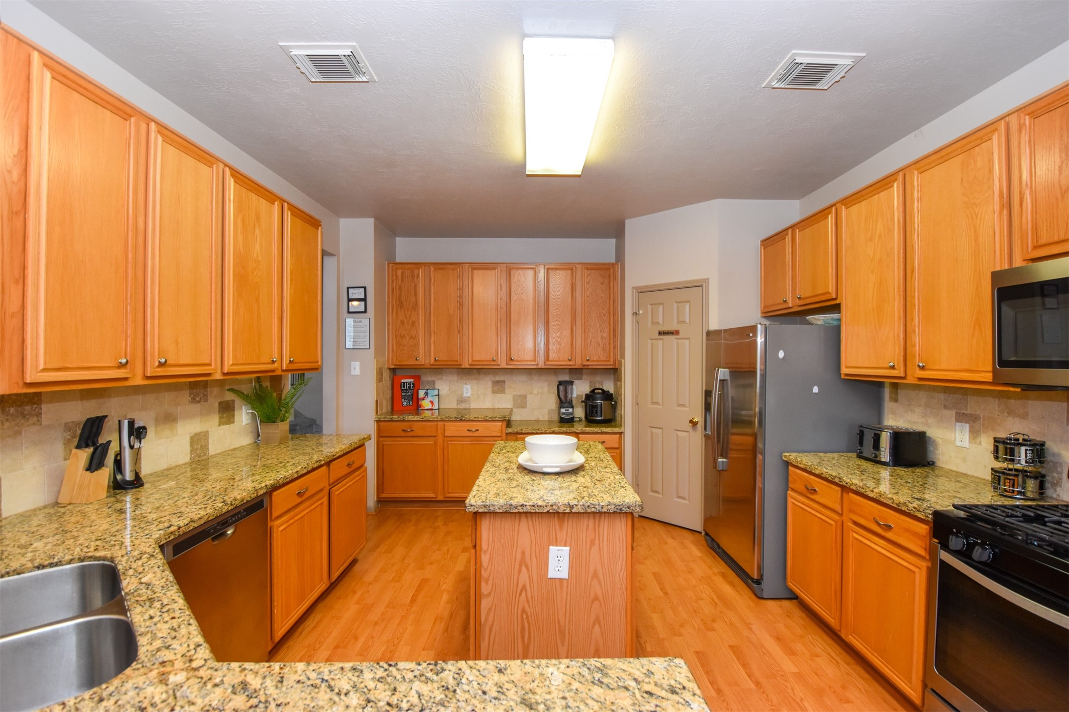 10102 White Oak Trail Lane Property Photo 11
