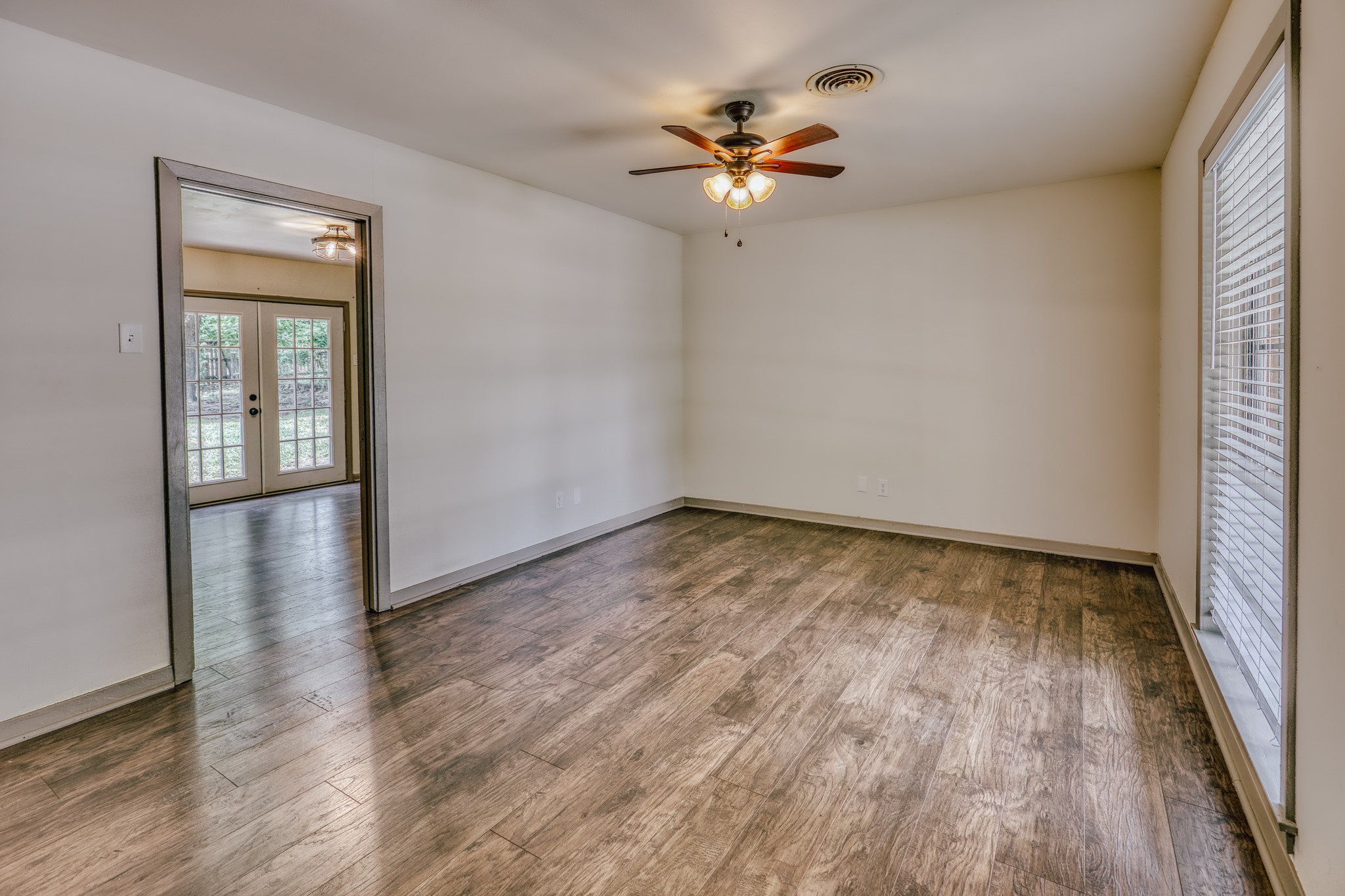 2414 Airline Drive Property Photo 12