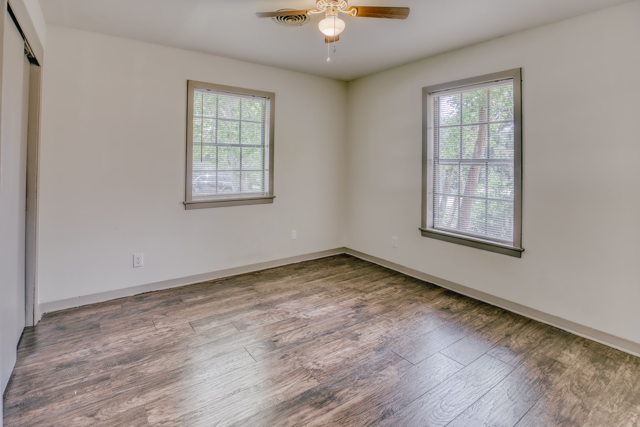 2414 Airline Drive Property Photo 24