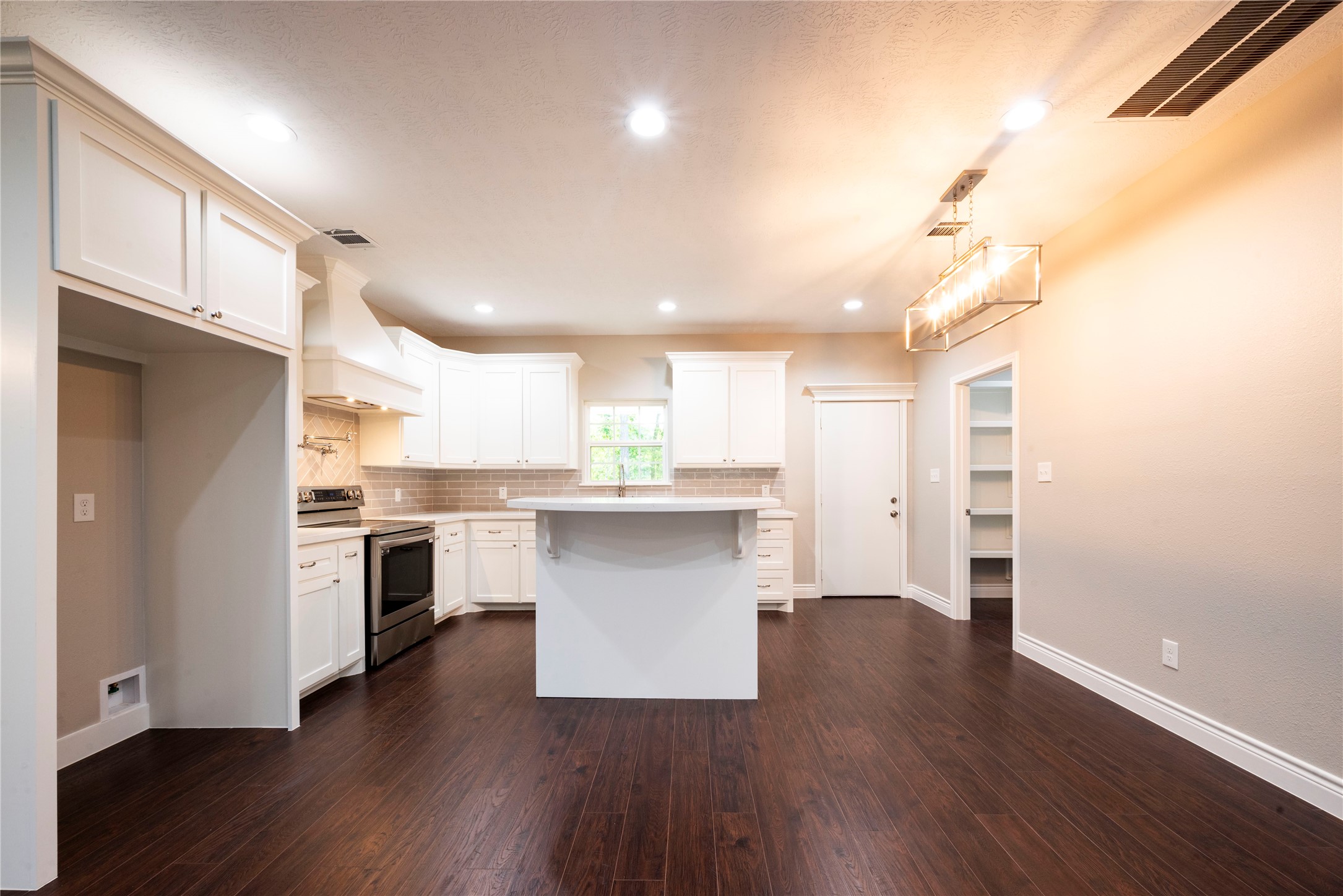 15558 Arrowhead Loop Property Photo 10