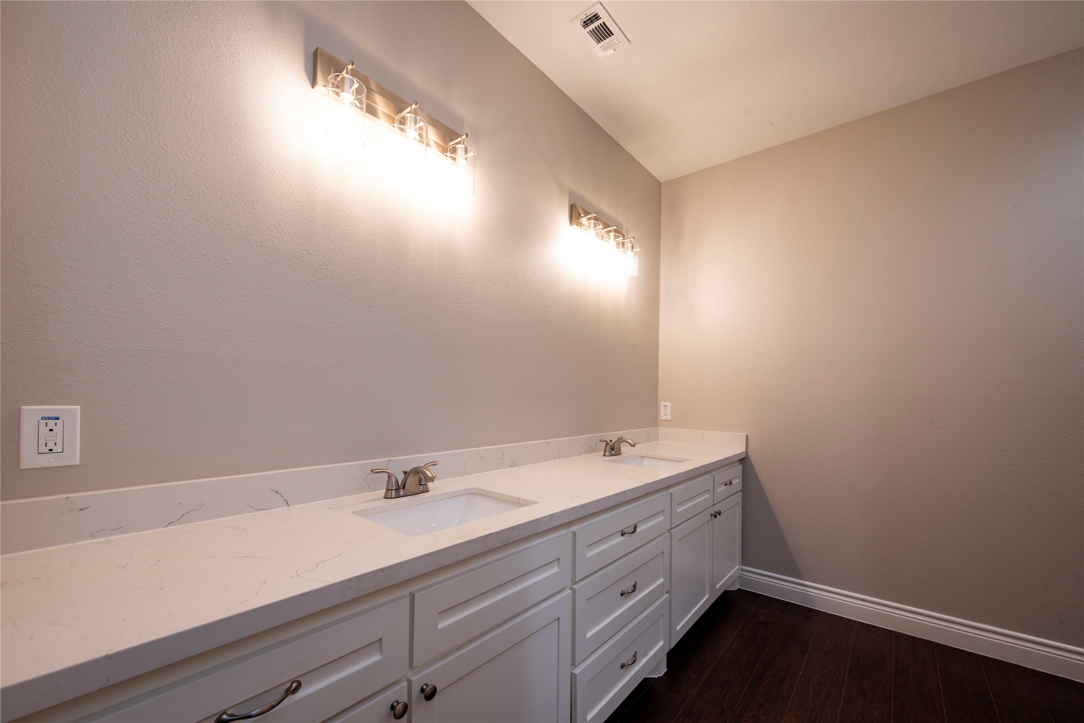15558 Arrowhead Loop Property Photo 22