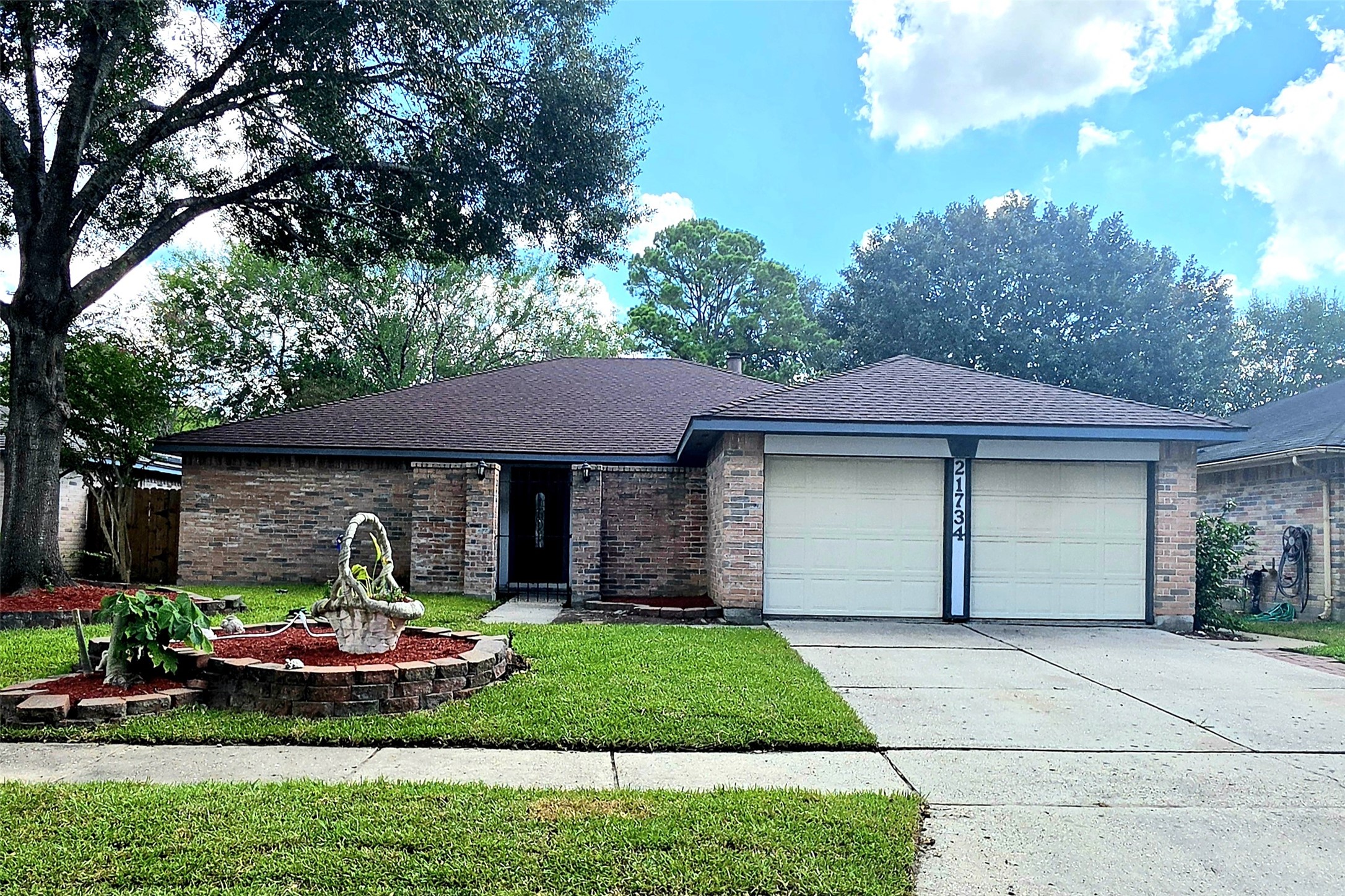 21734 Nickerton Lane Property Photo 1