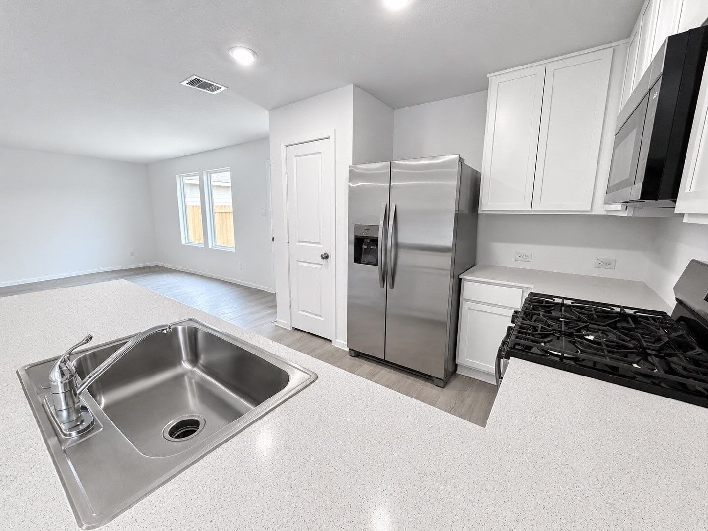13530 Bay Springs Dr Property Photo 3