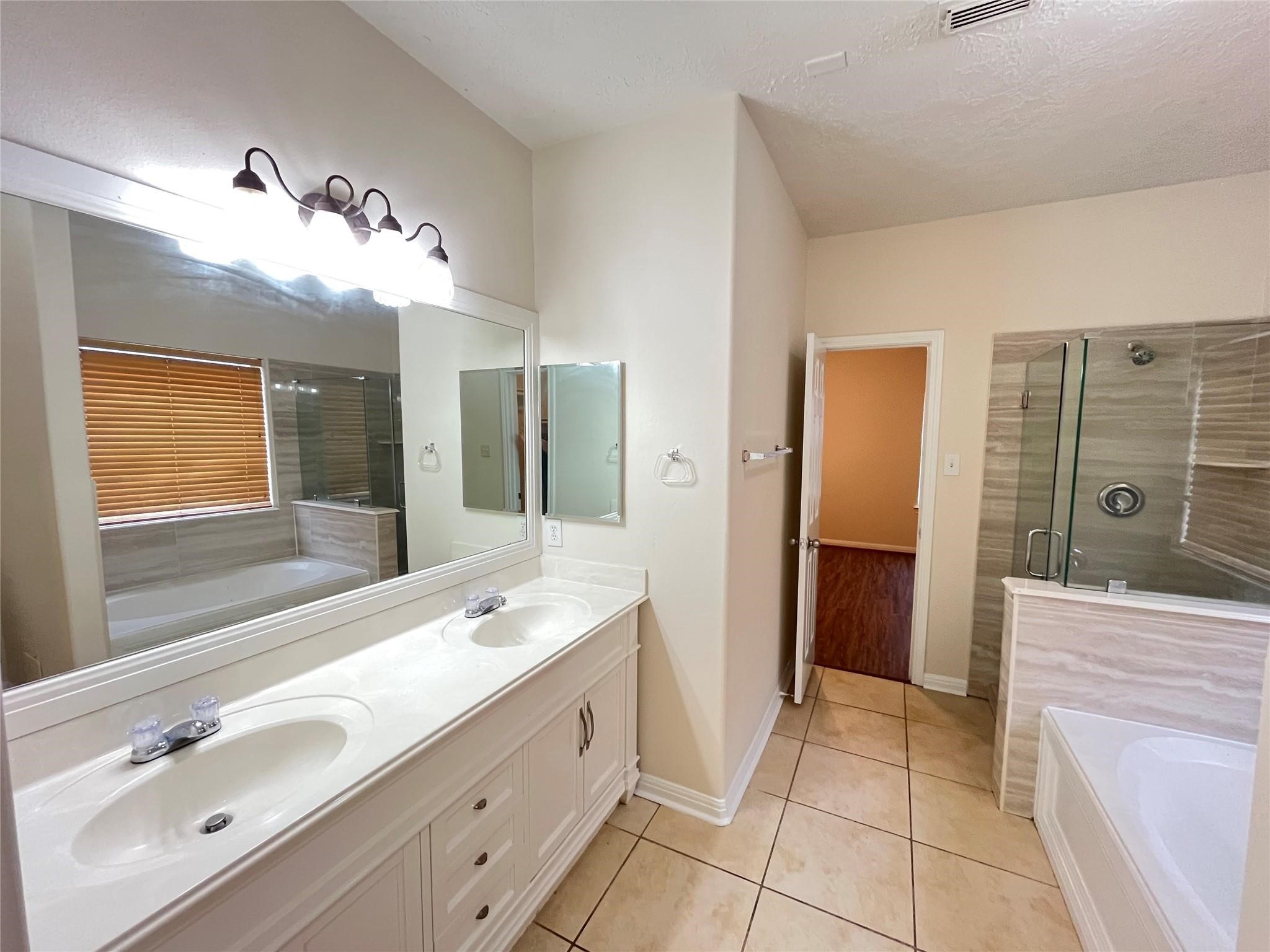 1443 Meadowhigh Lane Property Photo 7