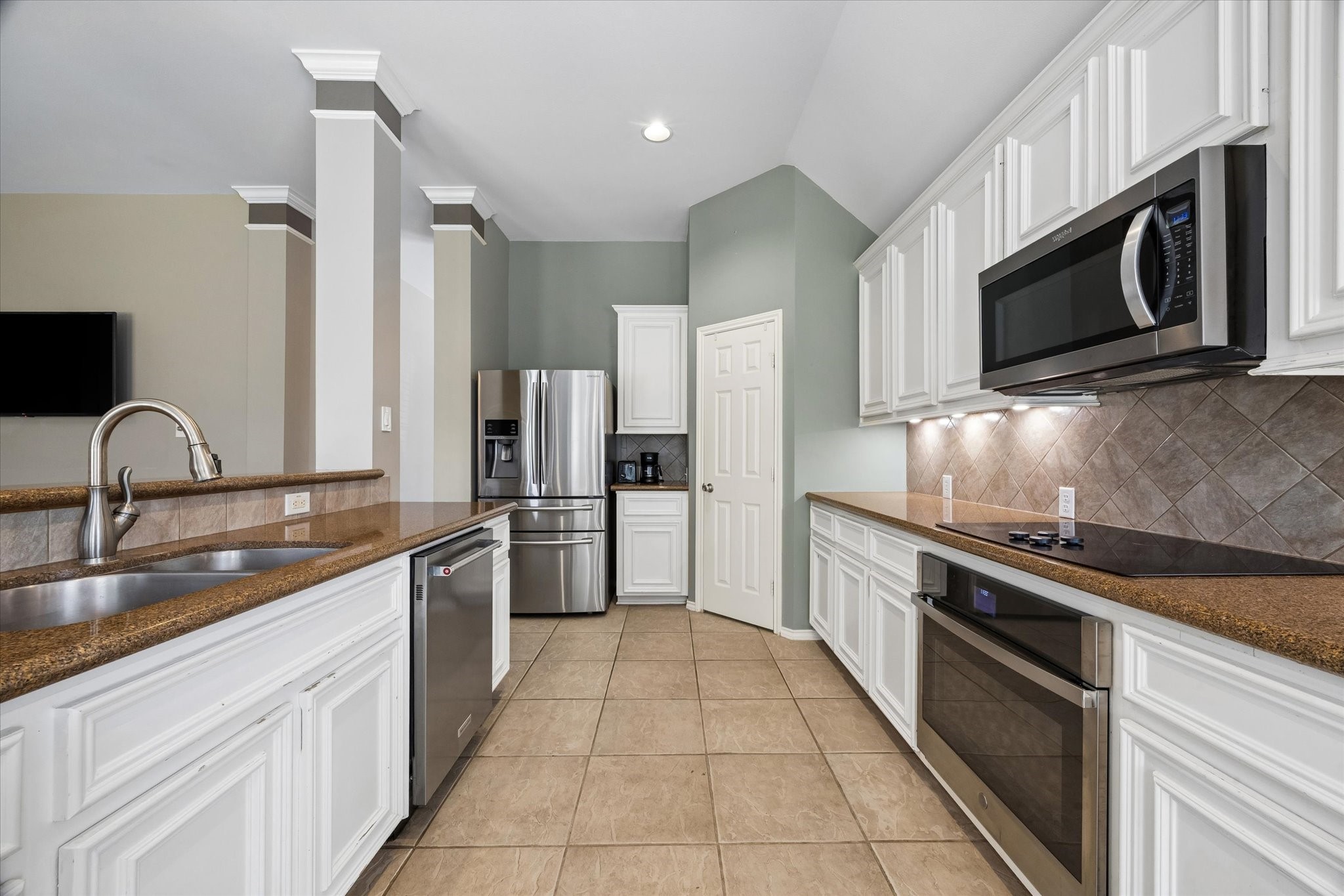 3118 Valley Court Property Photo 10