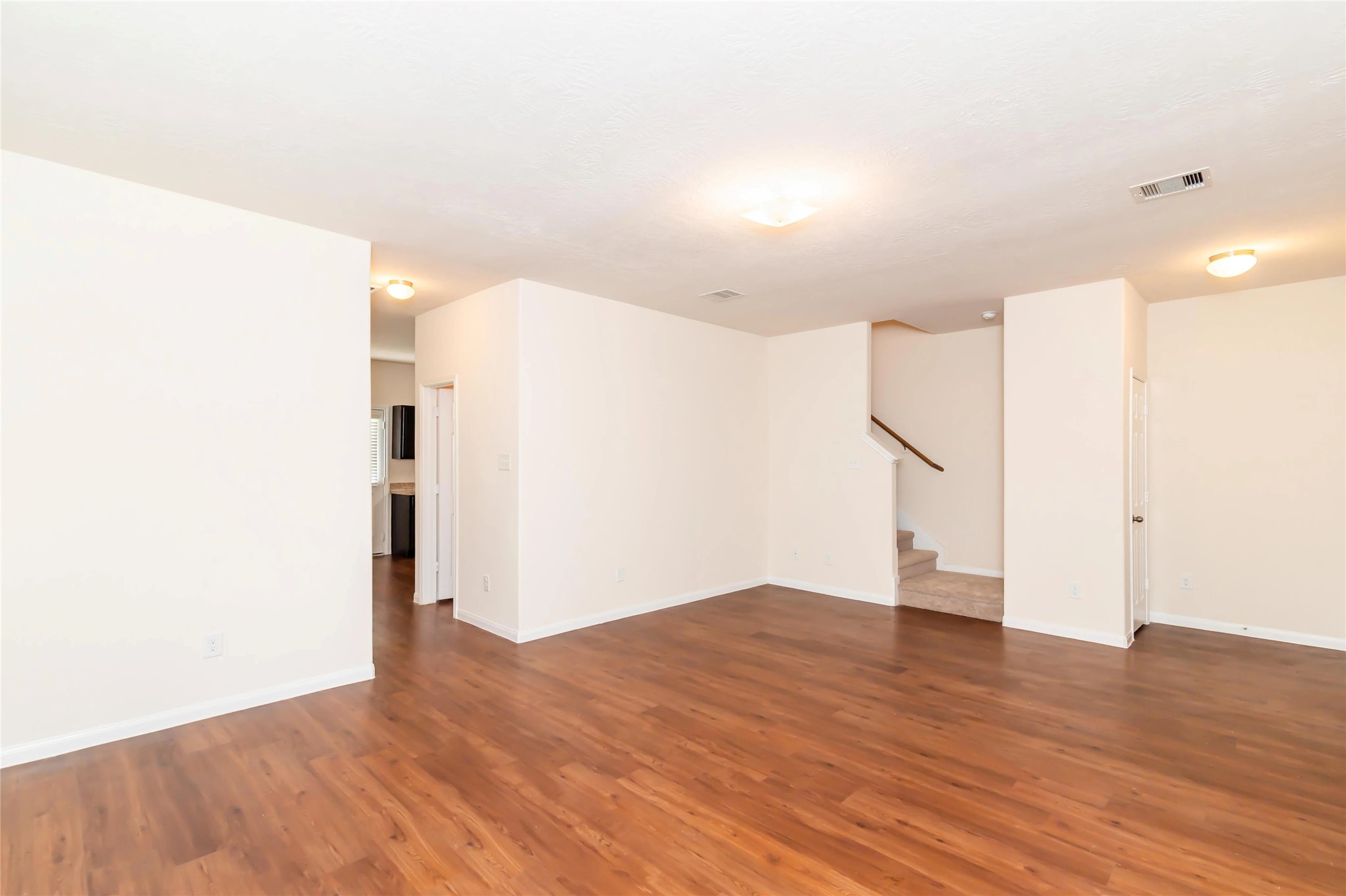 6274 Brenwood Circle Property Photo 4