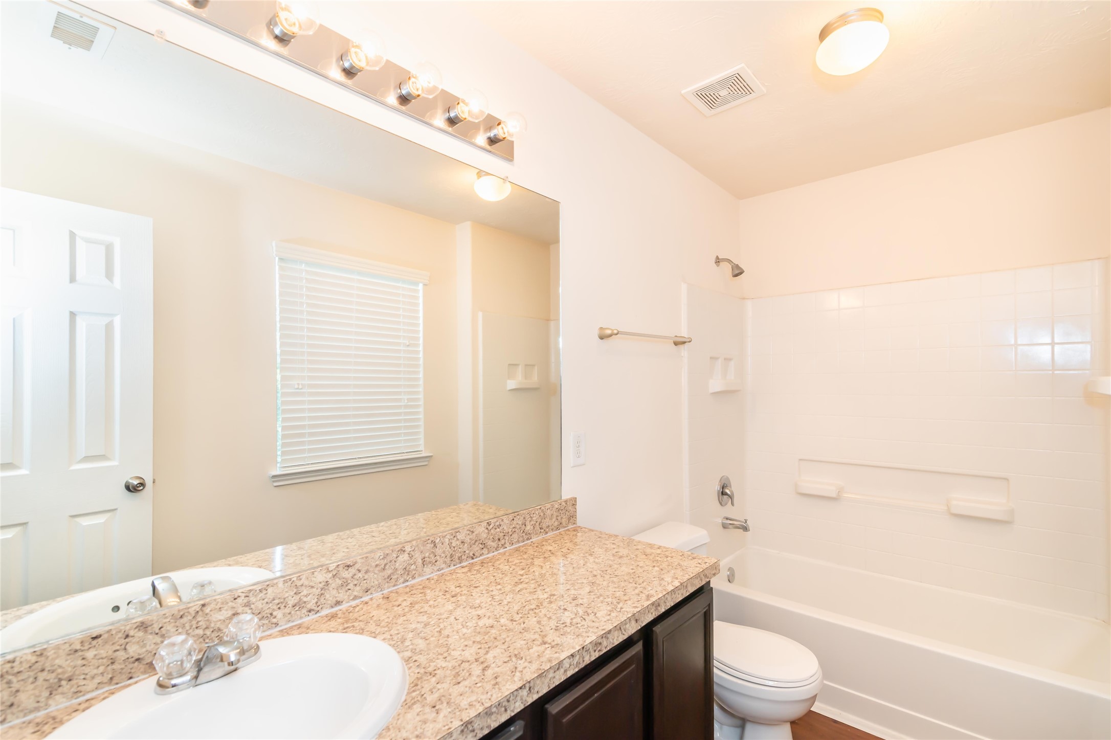6274 Brenwood Circle Property Photo 6