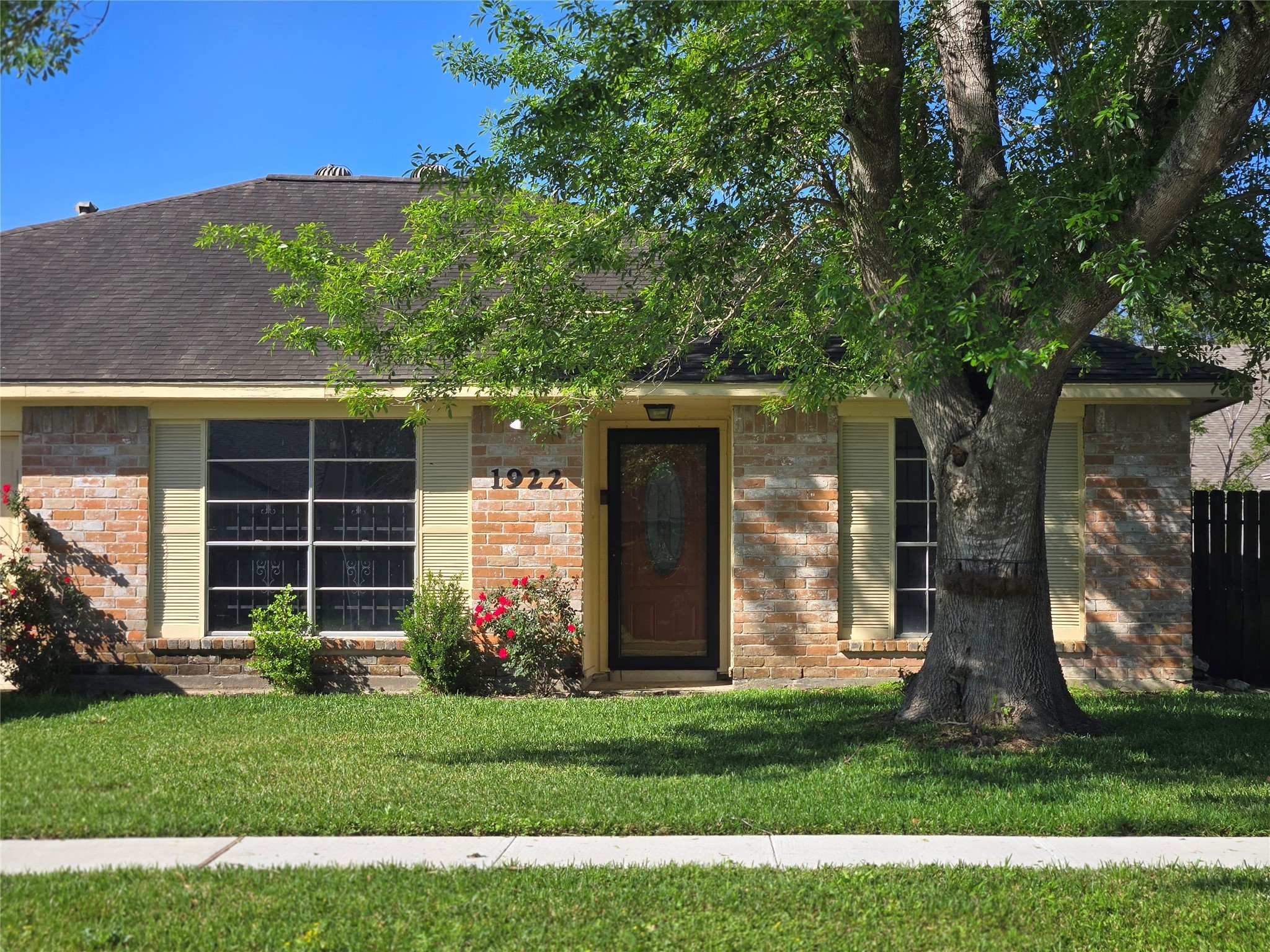 1922 Hammerwood Drive Property Photo